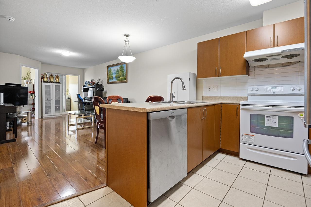 2028 East 37th Avenue #305, Vancouver, BC V5P 1G2