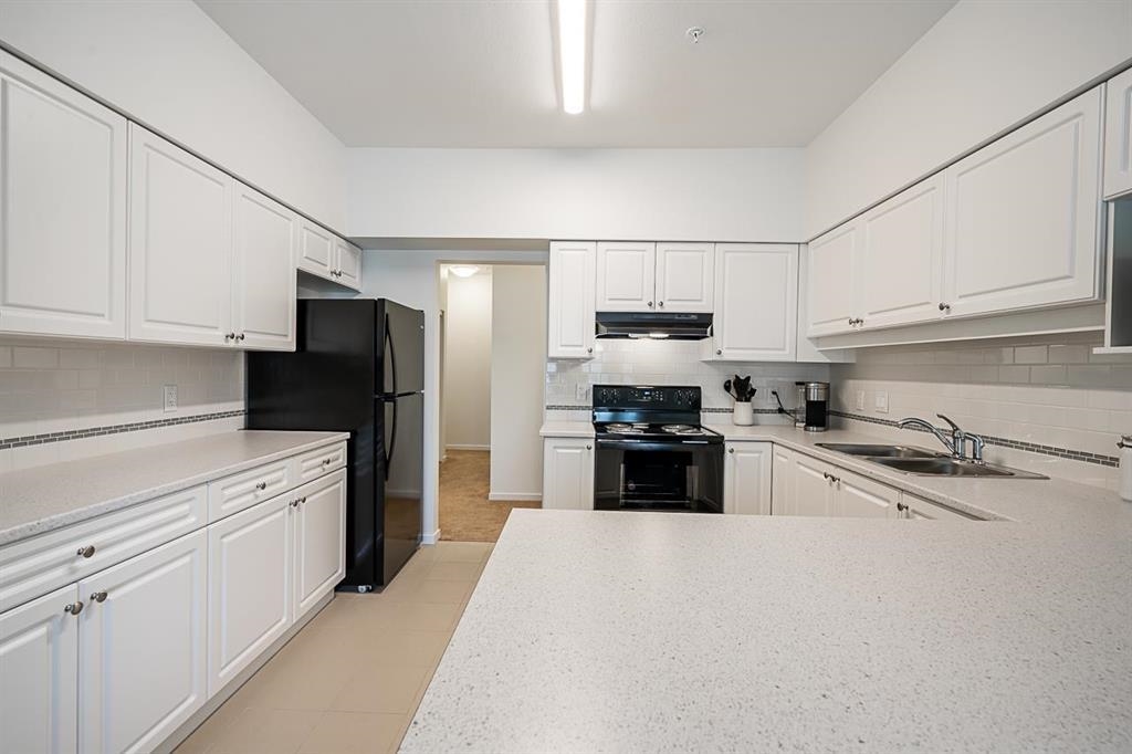 13911 70 Avenue #202, Surrey, BC V3W 6B4