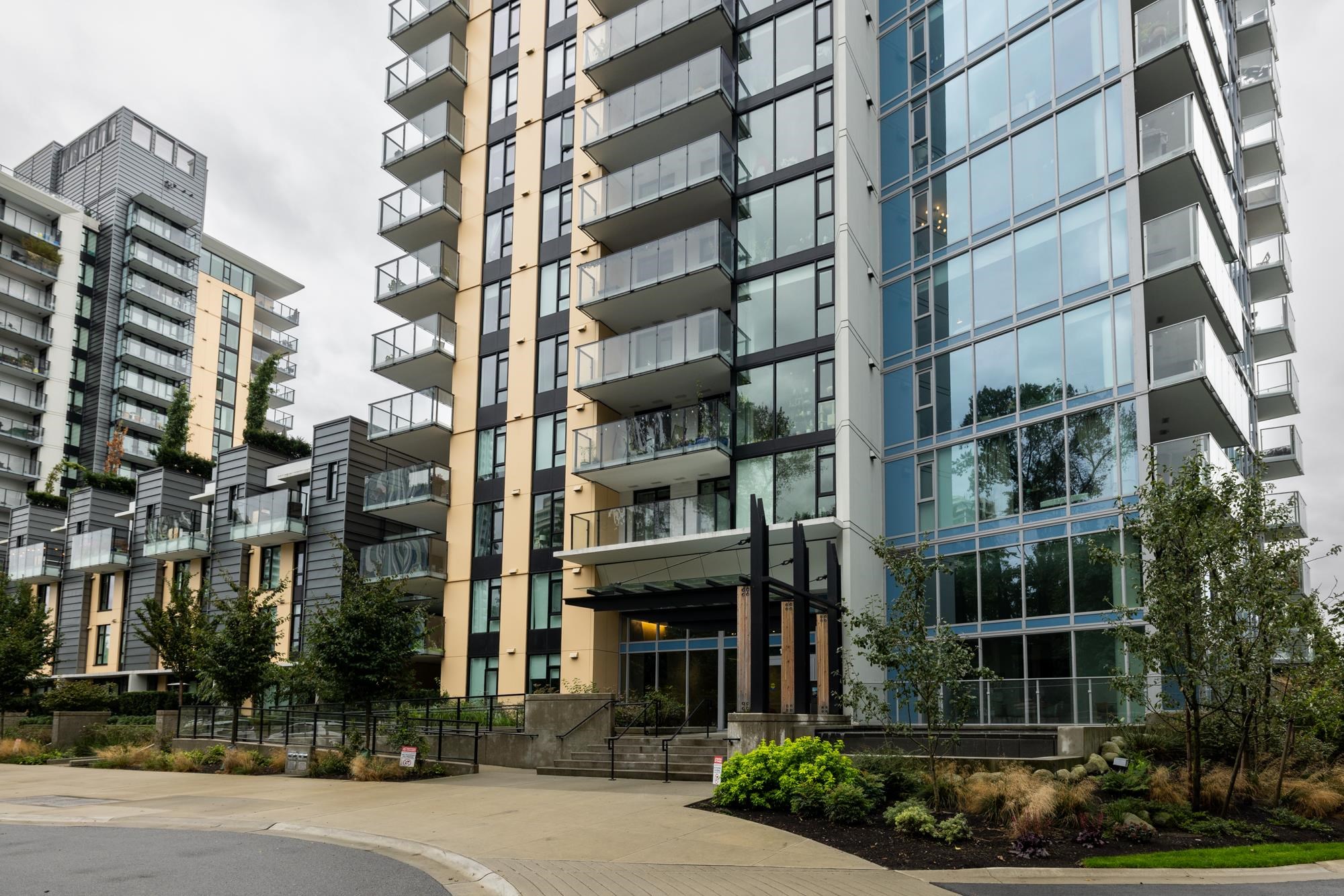 1401 Hunter St #1705, North Vancouver, BC V7J 0E2