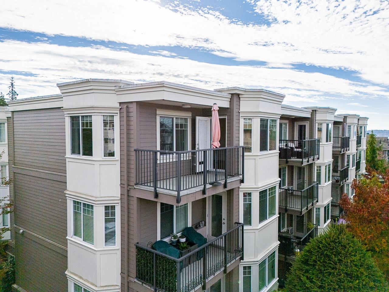 15357 Roper Avenue #ph4, White Rock, BC V4B 2G2