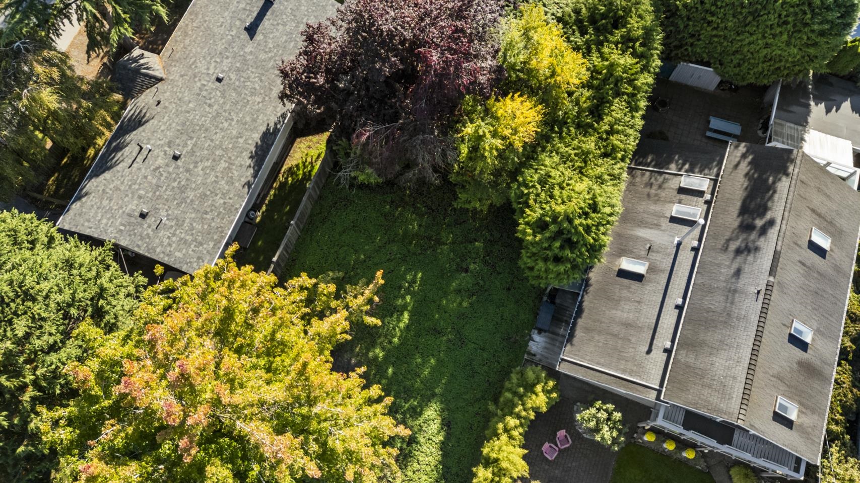12276 Agar Street, Surrey, BC V4A 3C2