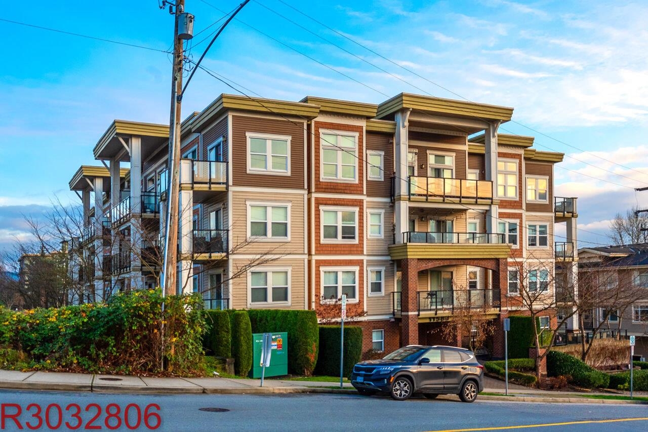 11580 223 Street #301, Maple Ridge, BC V2X 9H1