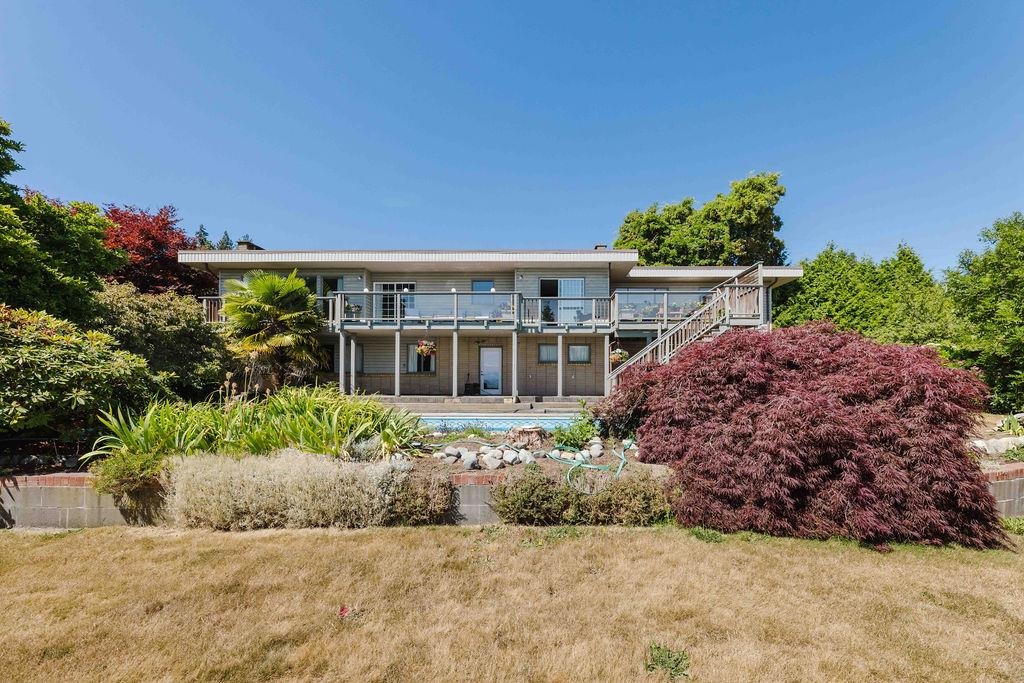 6505 Meier Rd, Sechelt, BC V7Z 0S8