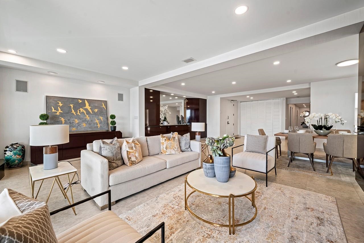 2015 Beach Avenue #401, Vancouver, BC V6G 1Z3