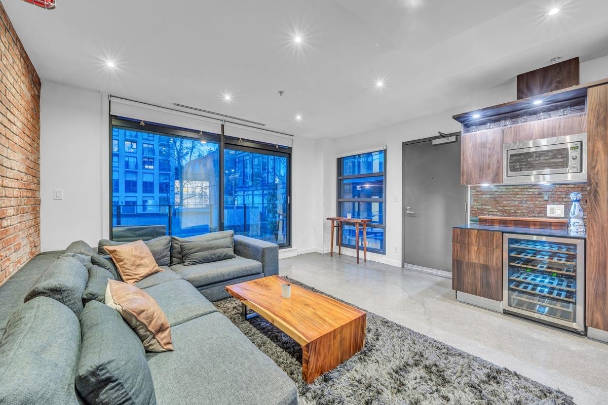 12 Water Street ##305, Vancouver, BC V6B 1A5