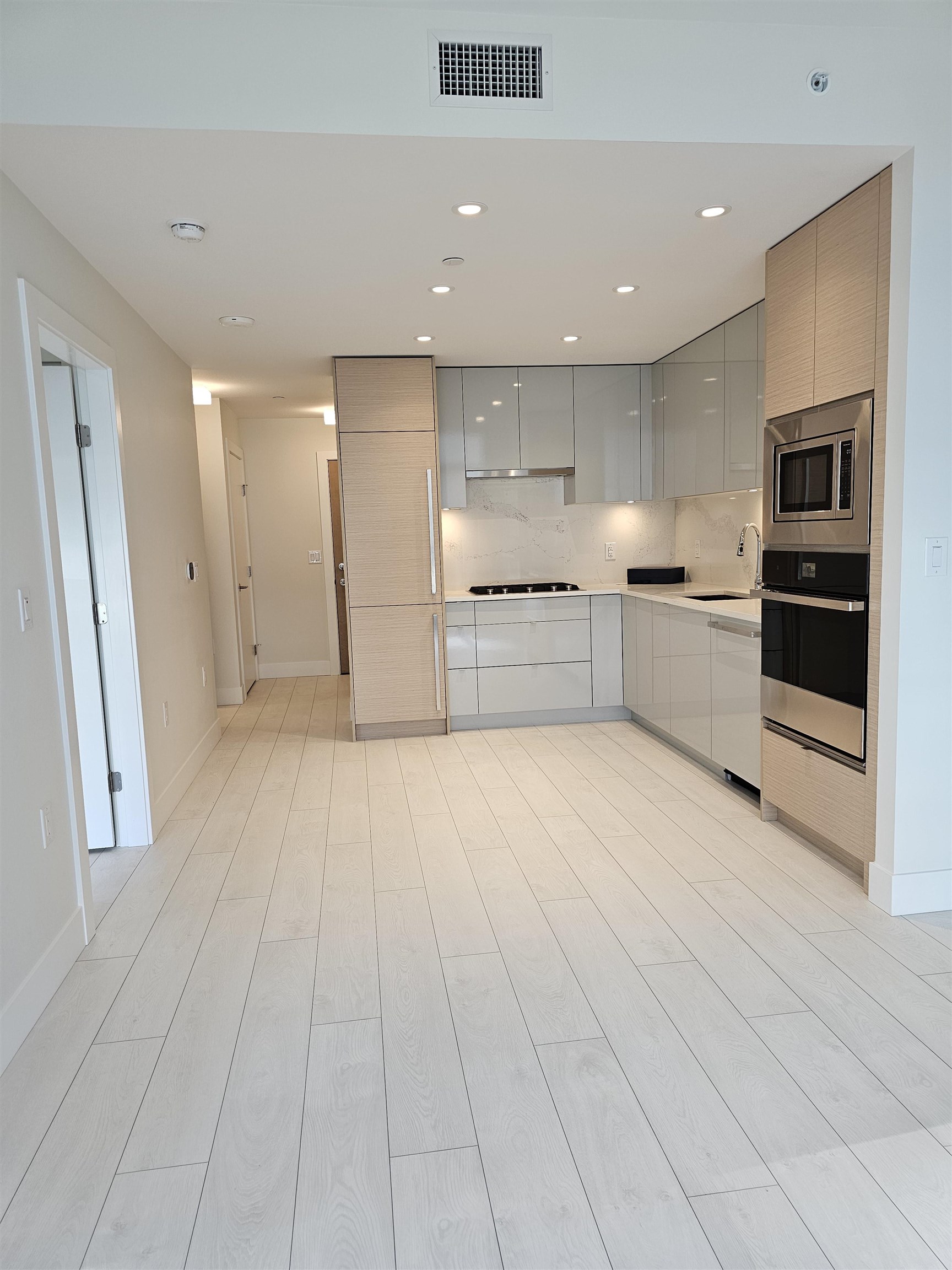 3438 Sawmill Crescent #616, Vancouver, BC V5S 0E3