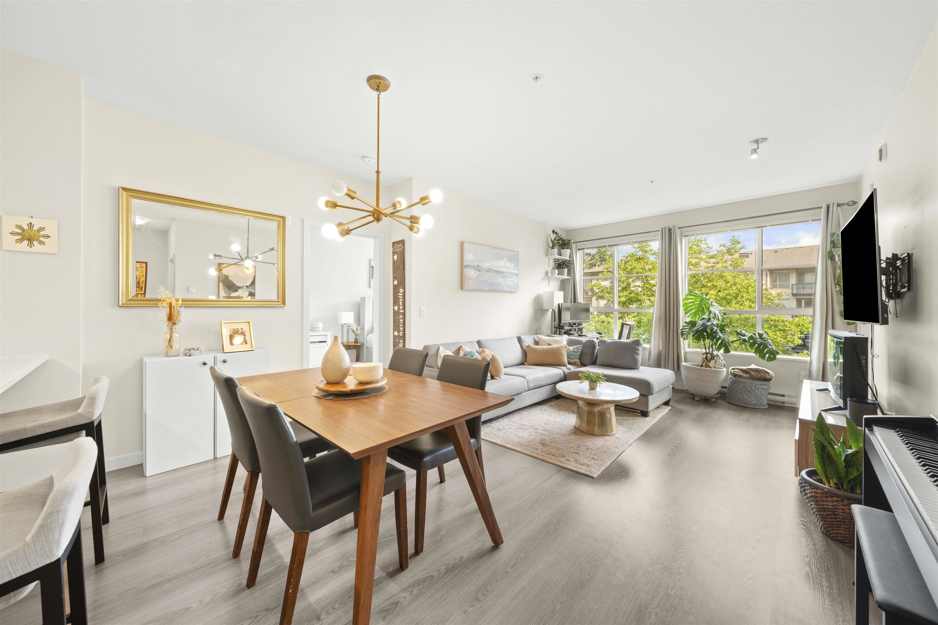 1152 Windsor Mews #306, Coquitlam, BC V3B 0N1