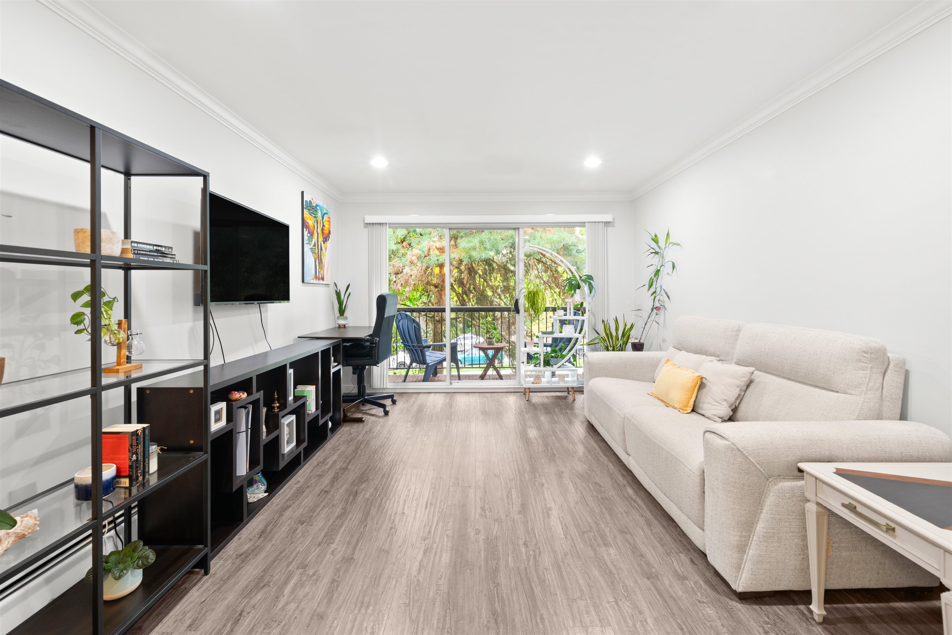 428 Agnes Street #402, New Westminster, BC V3L 1G1
