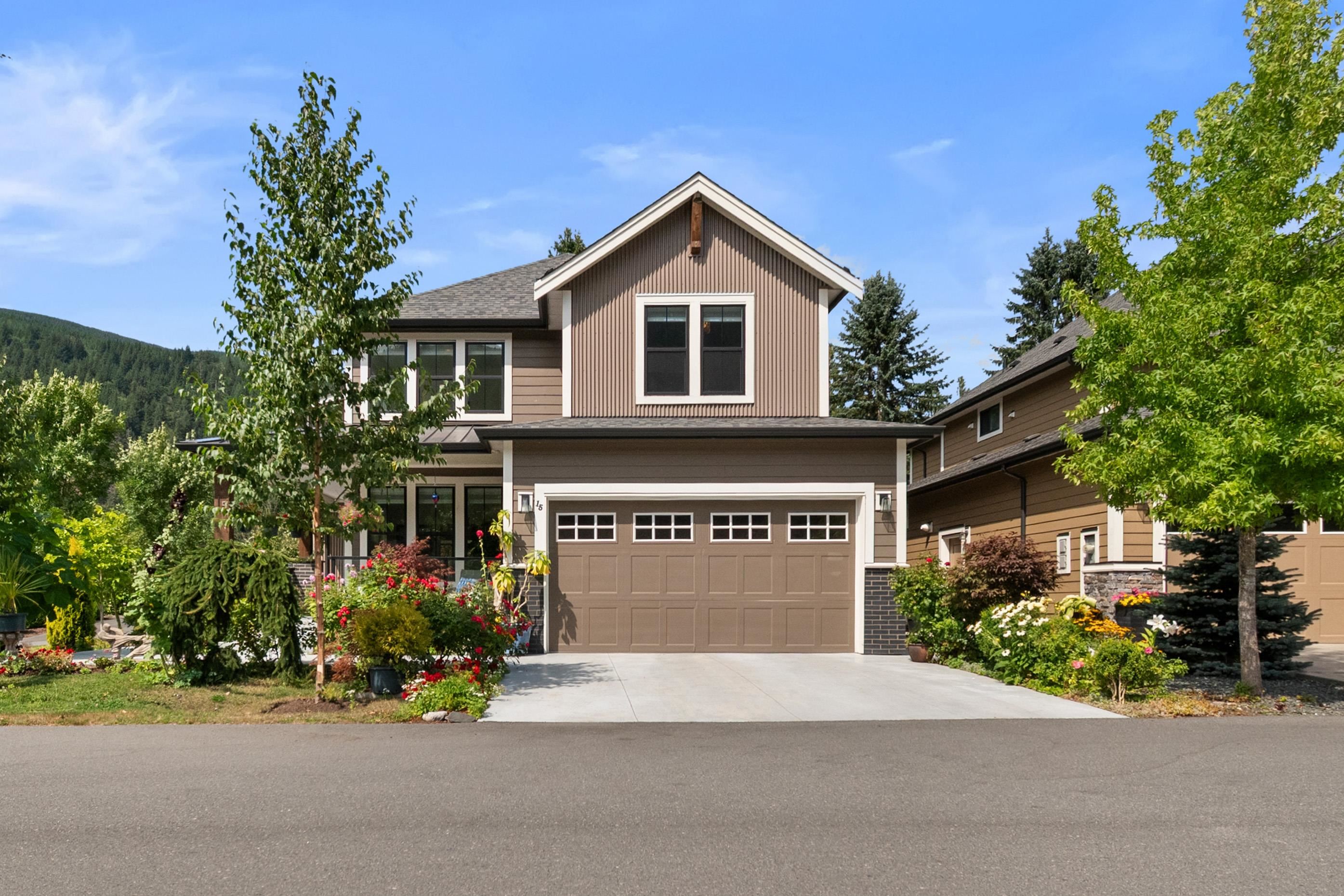 1885 Columbia Valley Rd #15, Lindell Beach, BC V2R 1J8