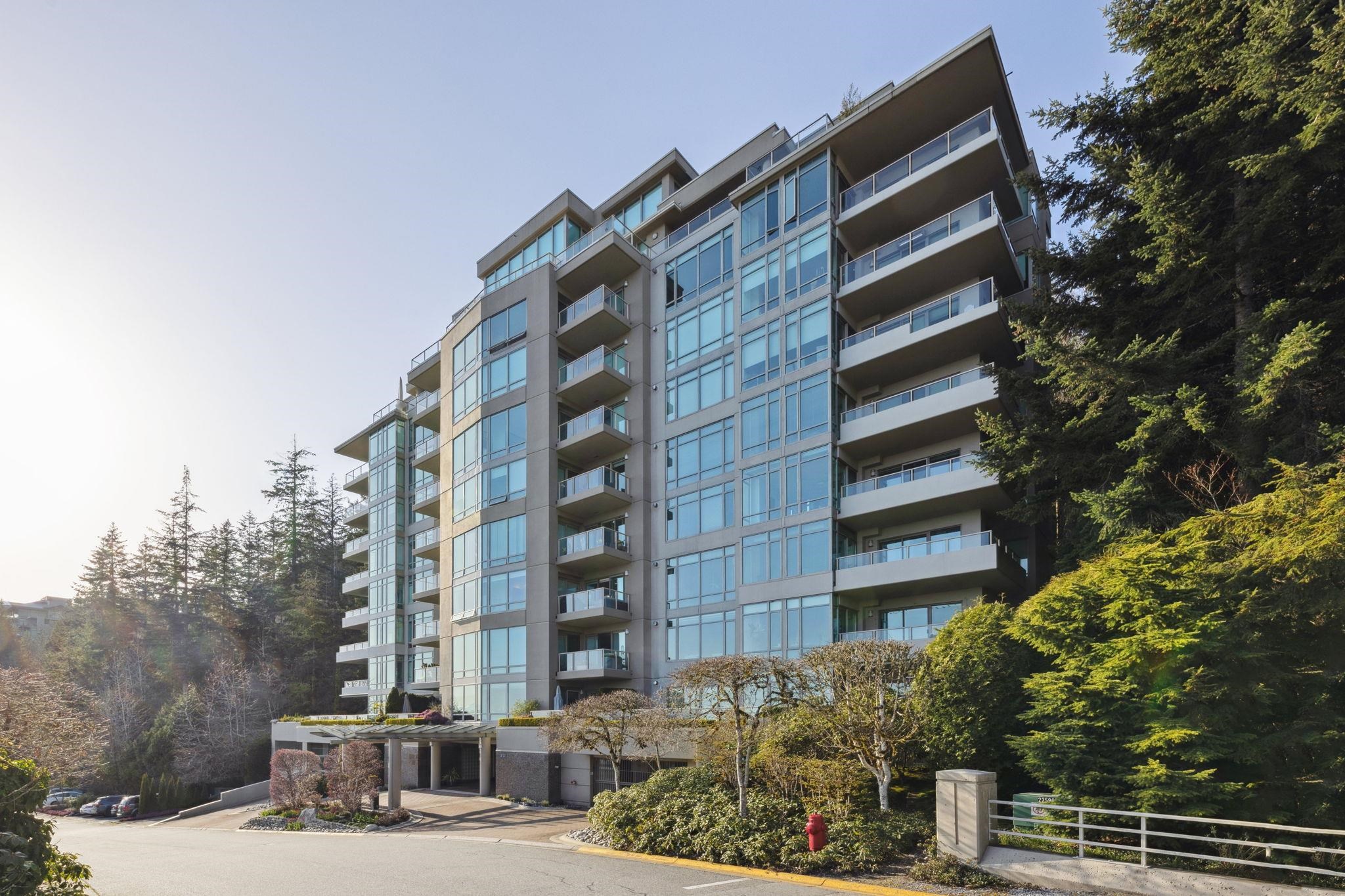 3131 Deer Ridge Drive #302, West Vancouver, BC V7S 4W1
