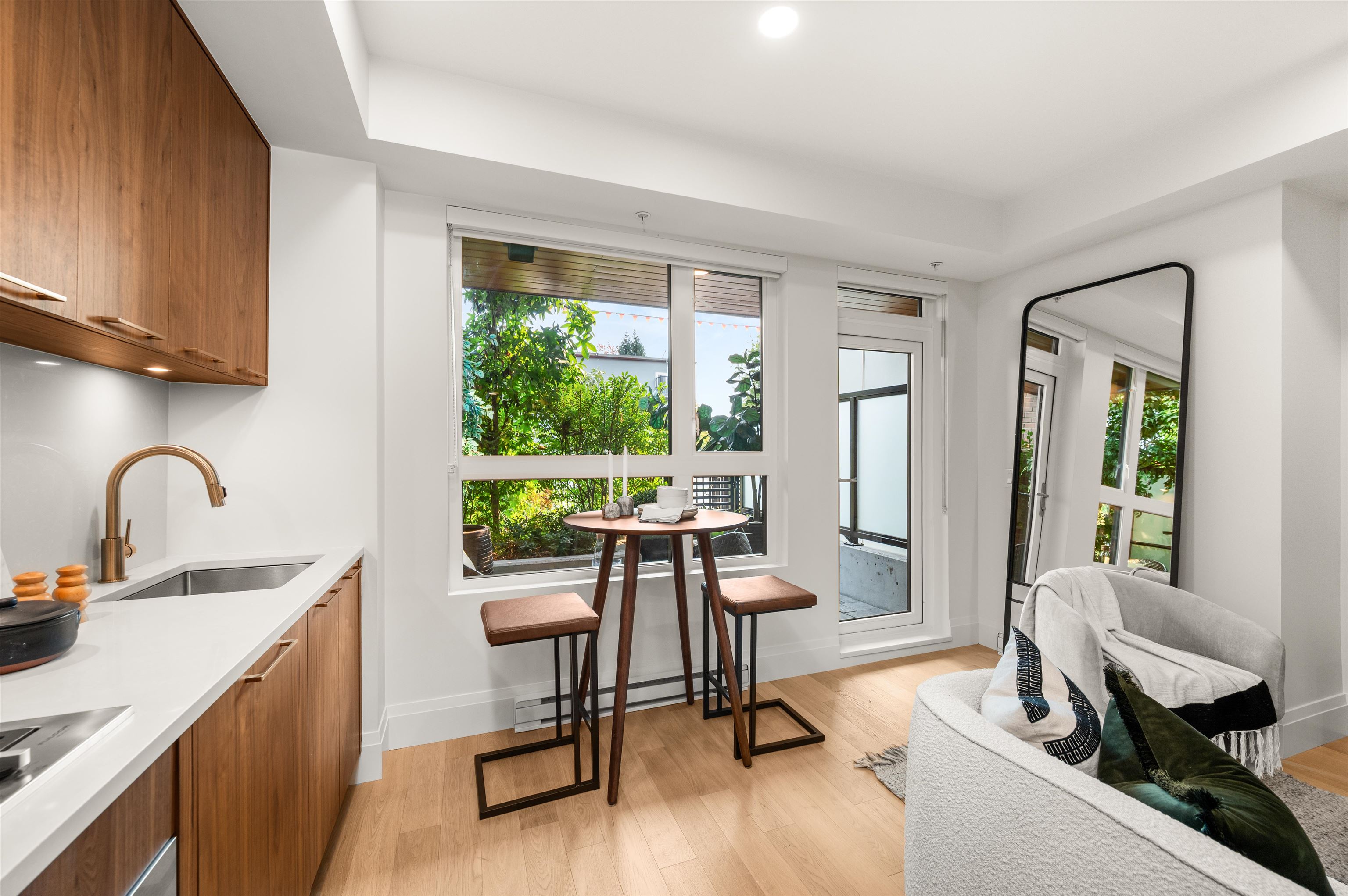 2550 Garden Drive #106, Vancouver, BC V5N 4X6