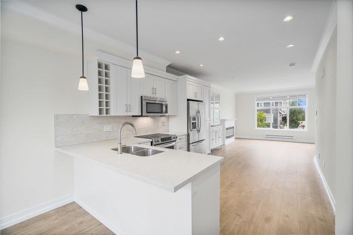 16458 23 A Avenue #45, Surrey, BC V3Z 0L9