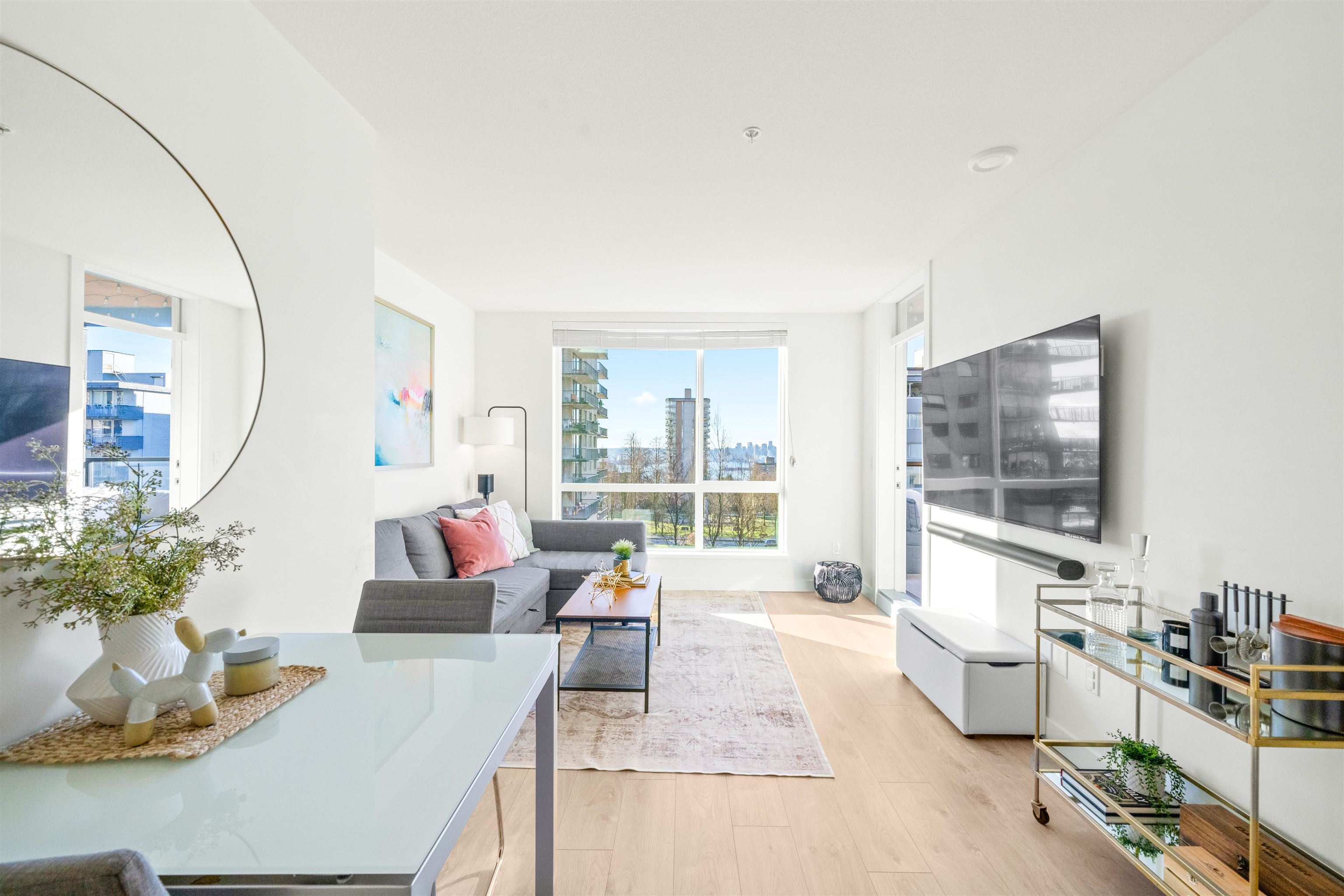 108 8th Street East #304, North Vancouver, BC V7L 0H1