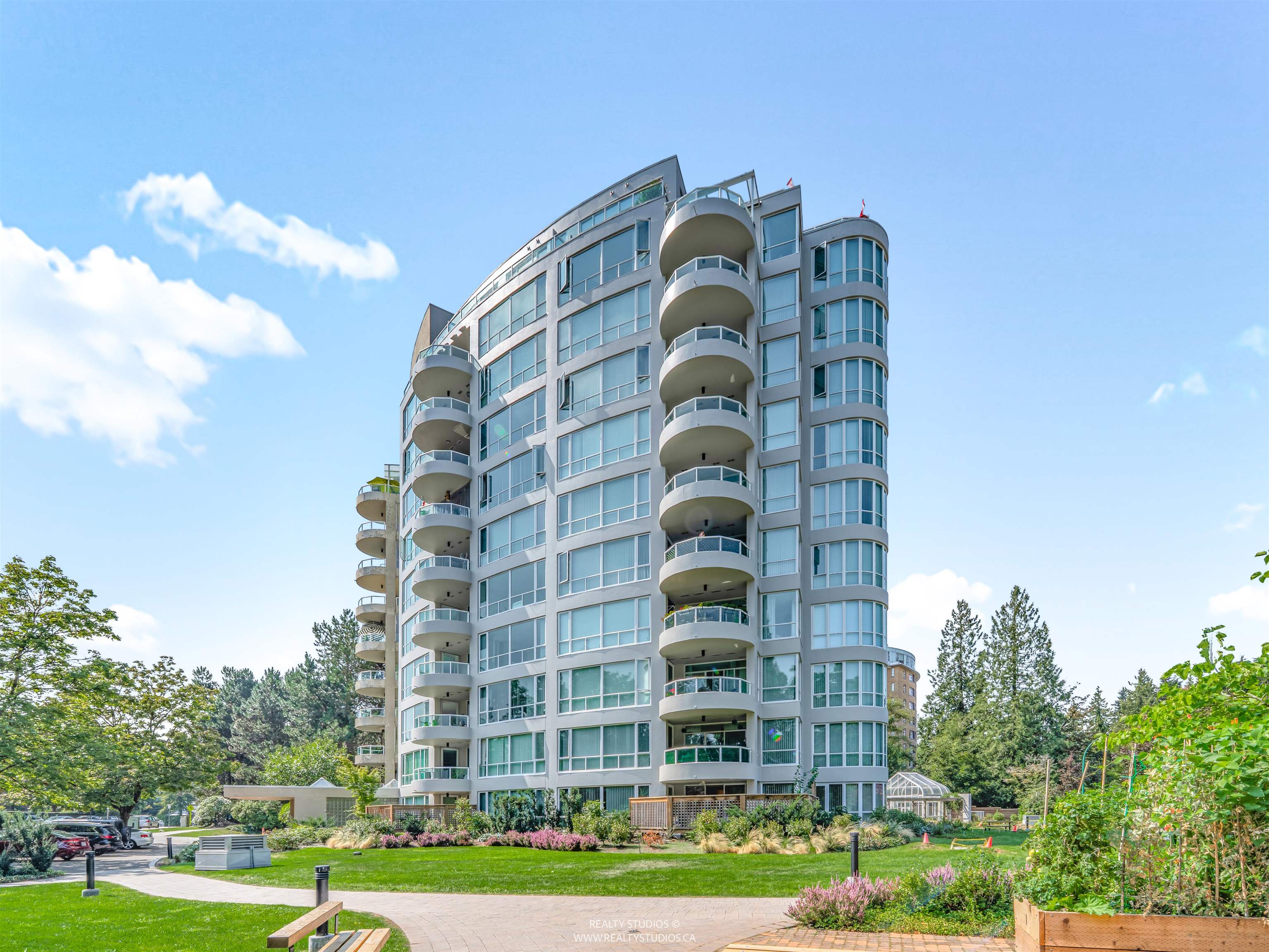 995 Roche Point Drive #406, North Vancouver, BC V7H 2X4