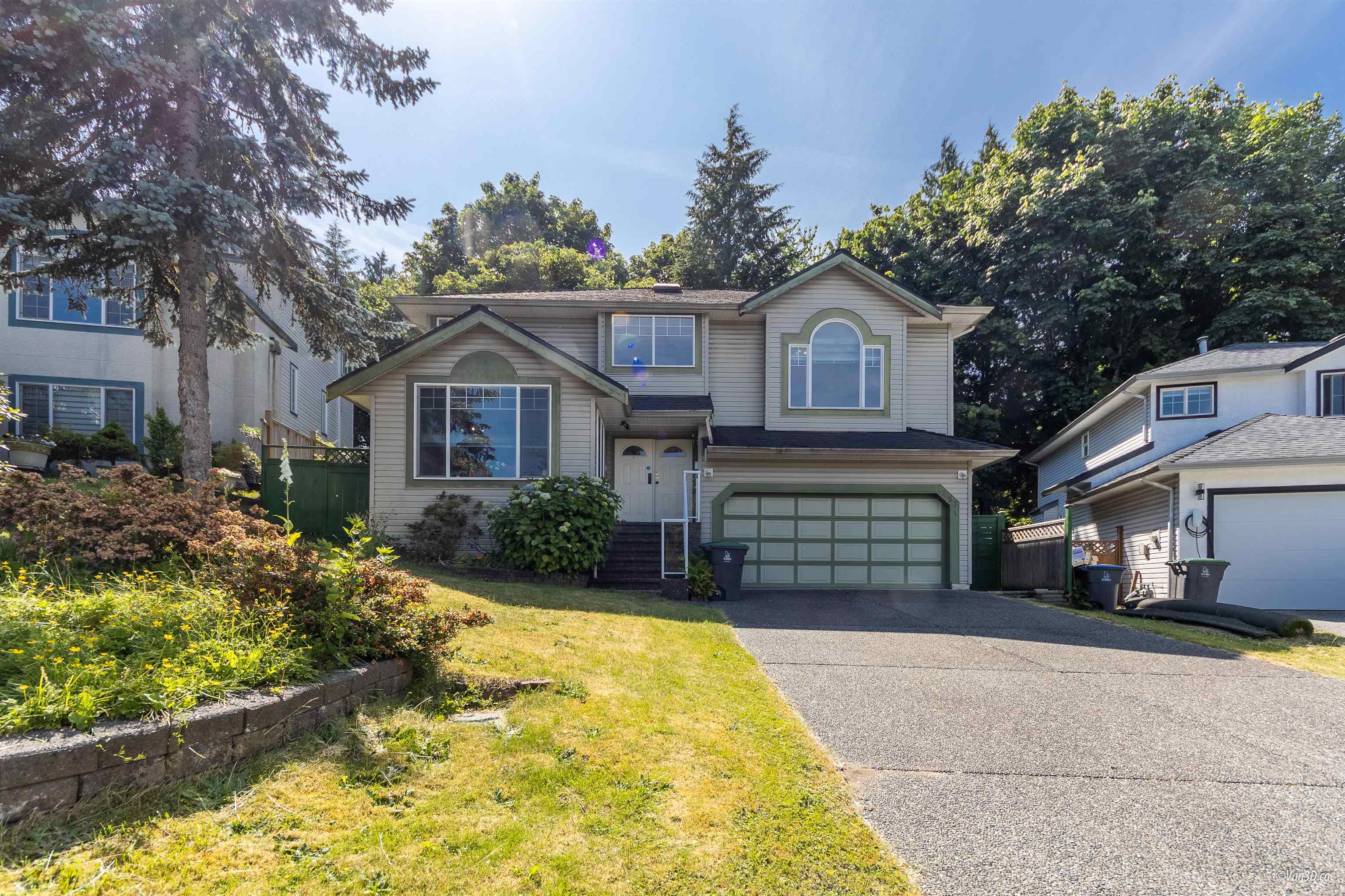 14534 Saint Andrews Drive, Surrey, BC V3R 0W5