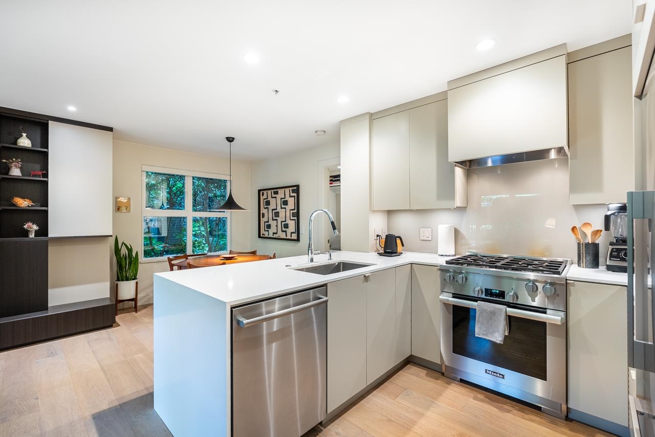 1858 West 5th Avenue #101, Vancouver, BC V6J 1P3