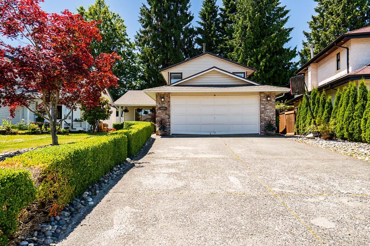 129 Street, Surrey, BC V3W 8Y1