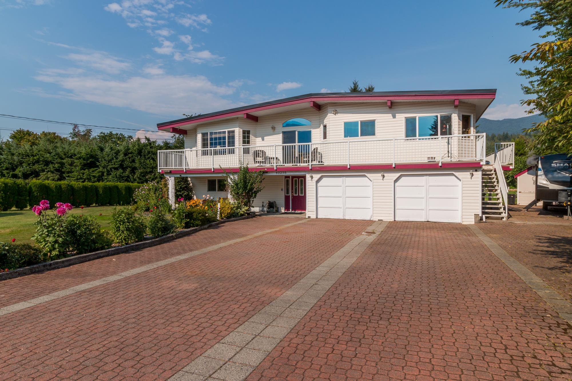 40258 Kalodon Road, Squamish, BC V8B 0G2