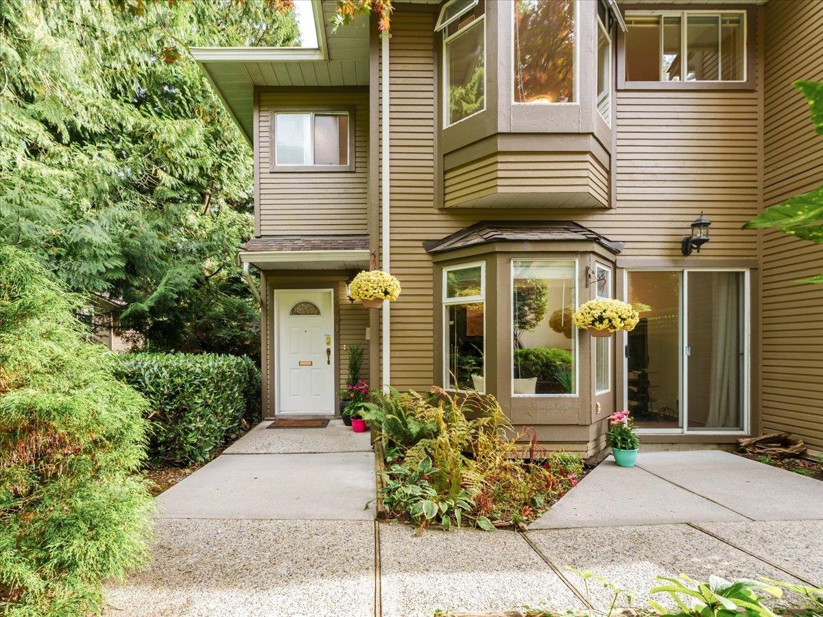 8804 Robins Court, Burnaby, BC V5A 4K7