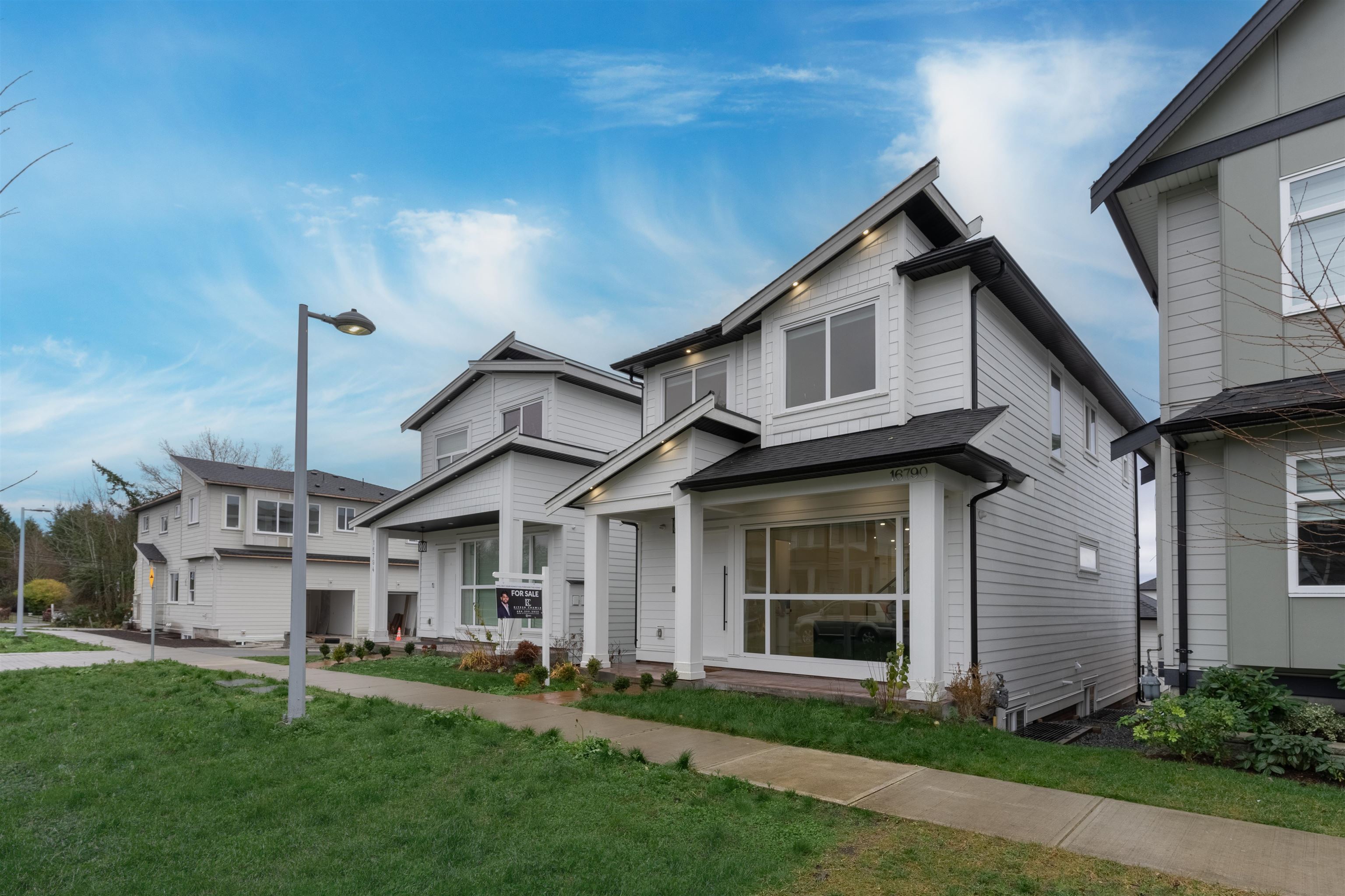 20a Avenue, Surrey, BC V3Z 1H1
