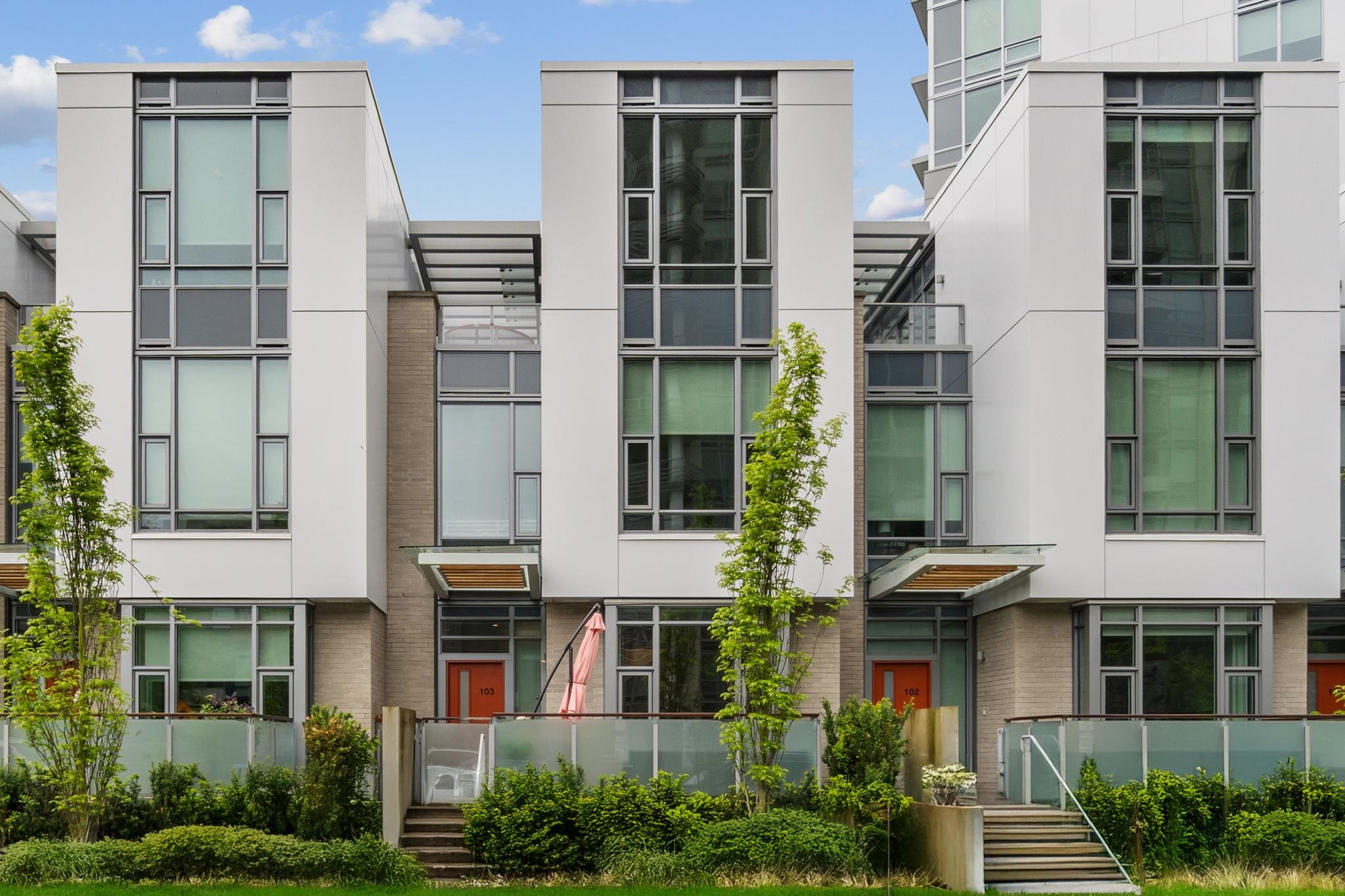1500 Fern Street #103, North Vancouver, BC V7J 1H6