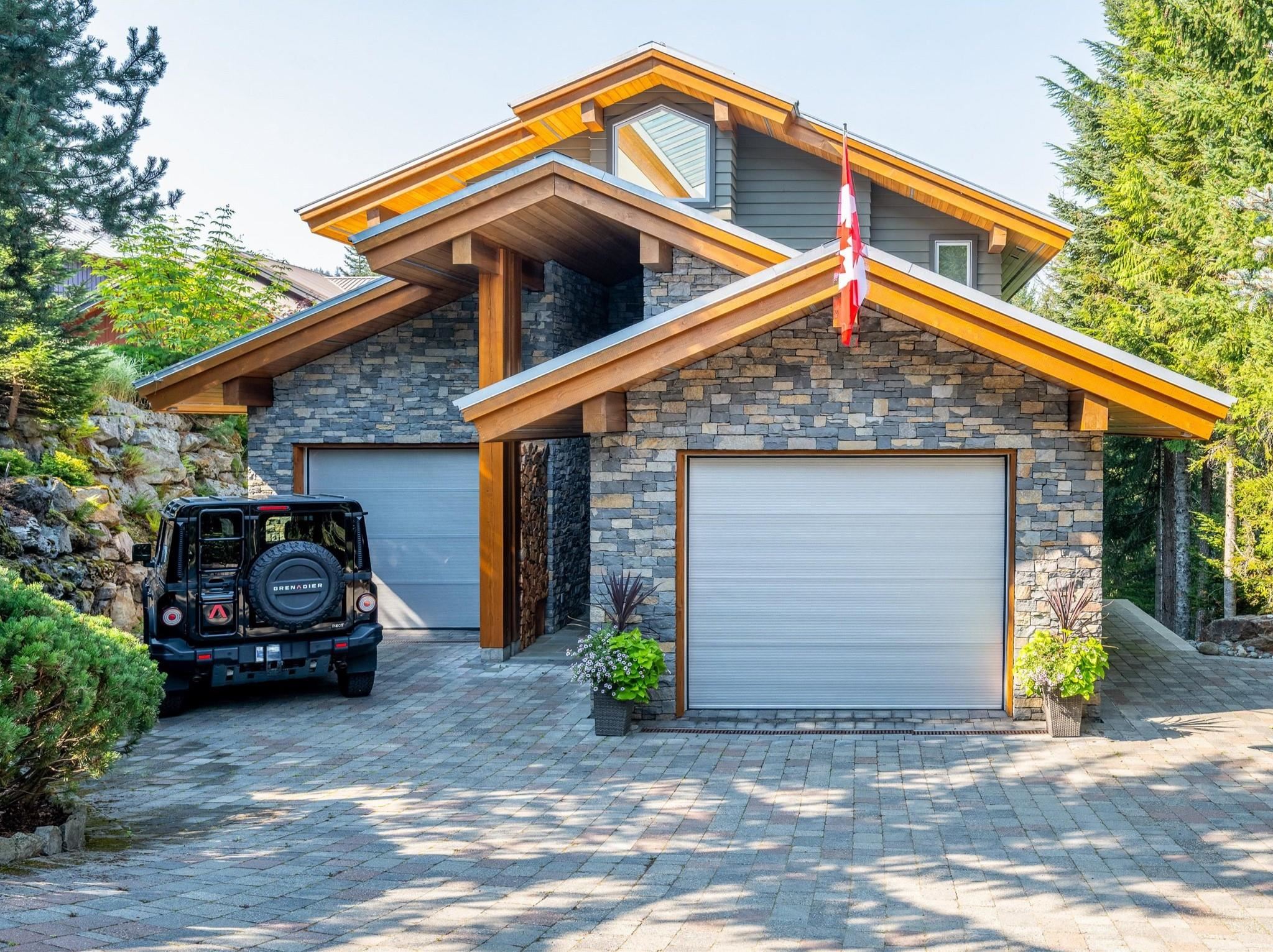 2341 Gondola Way, Whistler, BC V8E 0N2
