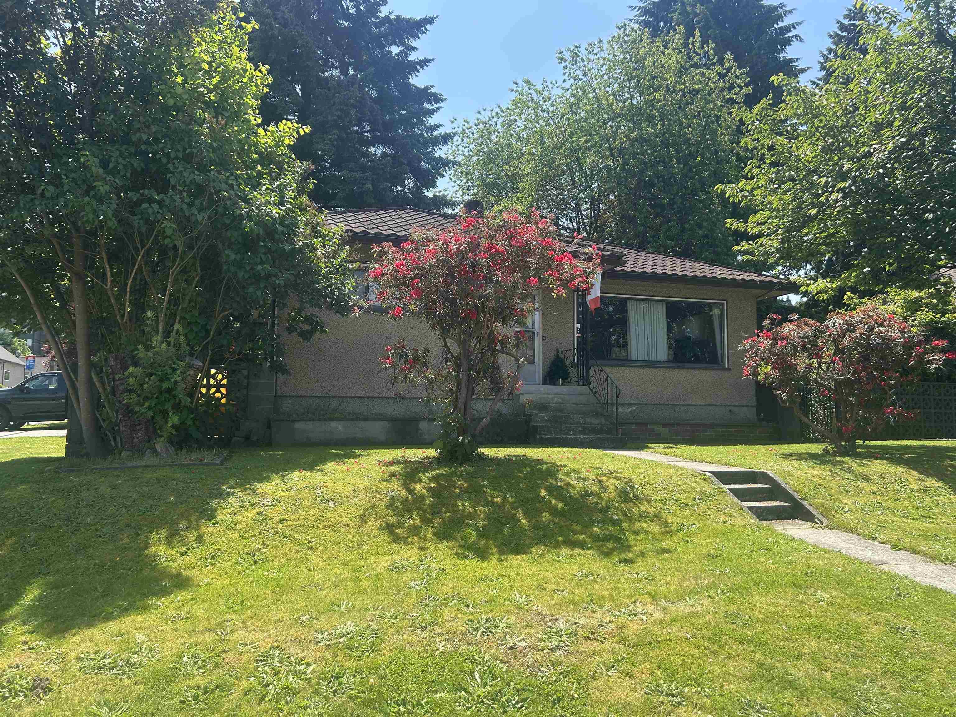 2825 Saint Johns Street, Port Moody, BC V3H 2B9