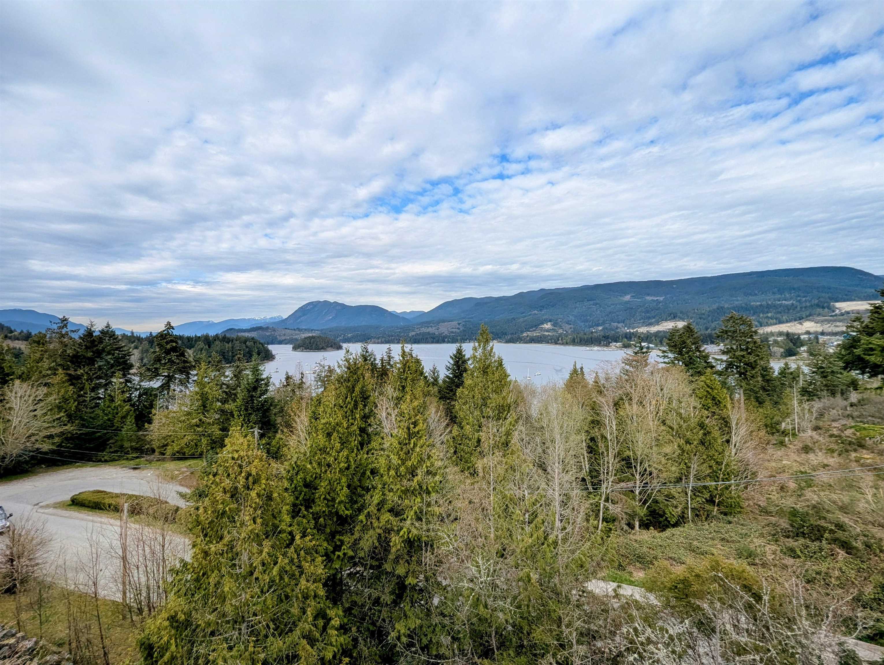 5780 Trail Ave #322, Sechelt, BC V7Z 0K5