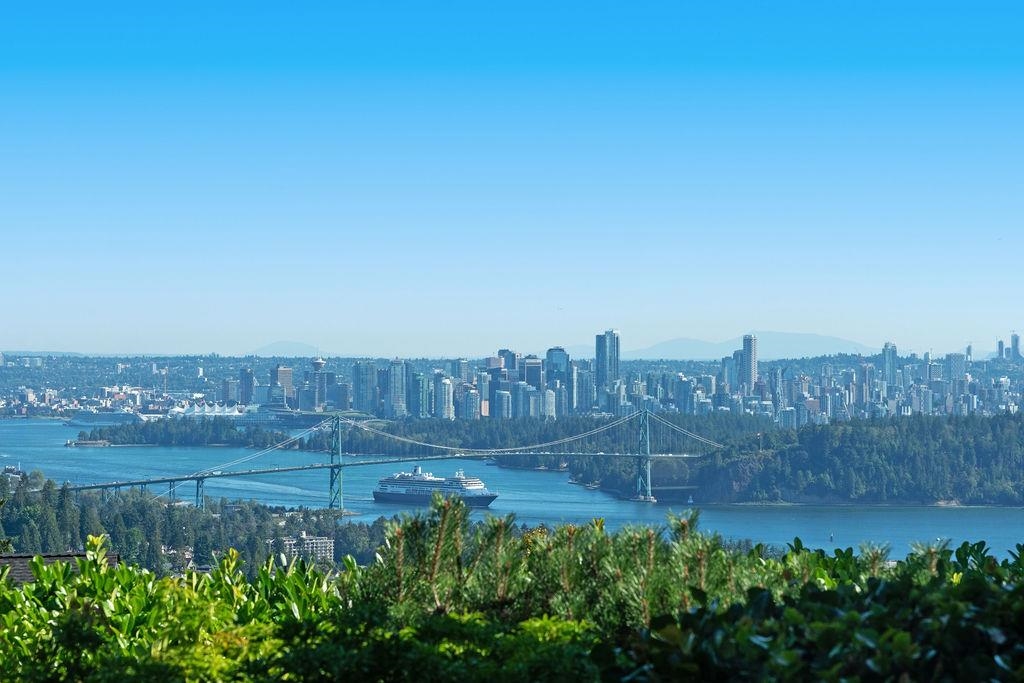 1373 Camwell Drive, West Vancouver, BC V7S 2M6