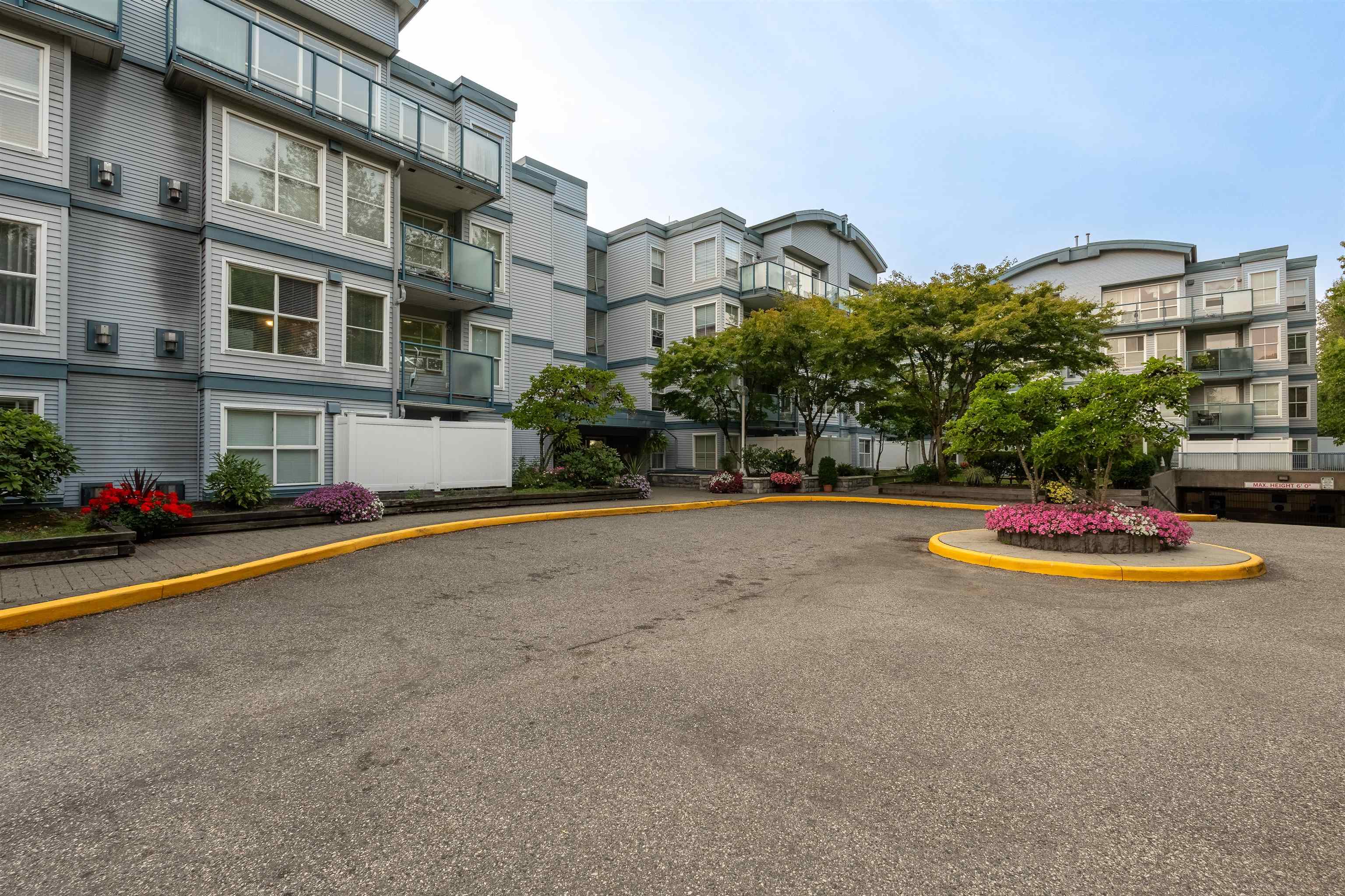 14885 14885 100 Avenue #409, Surrey, BC V3R 0W1