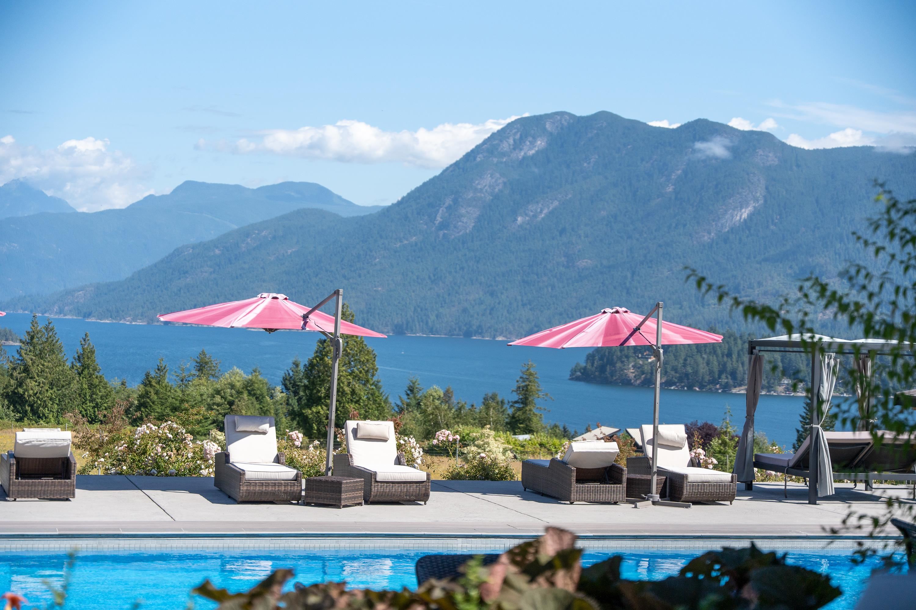 6316 Crowston Road, Sechelt, BC V7Z 0L1