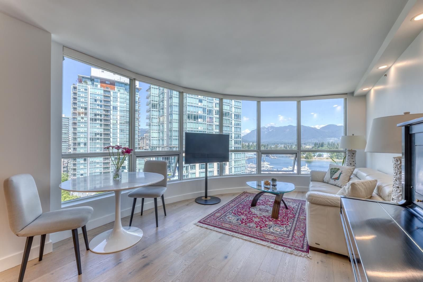 588 Broughton Street #1001, Vancouver, BC V6G 3E3