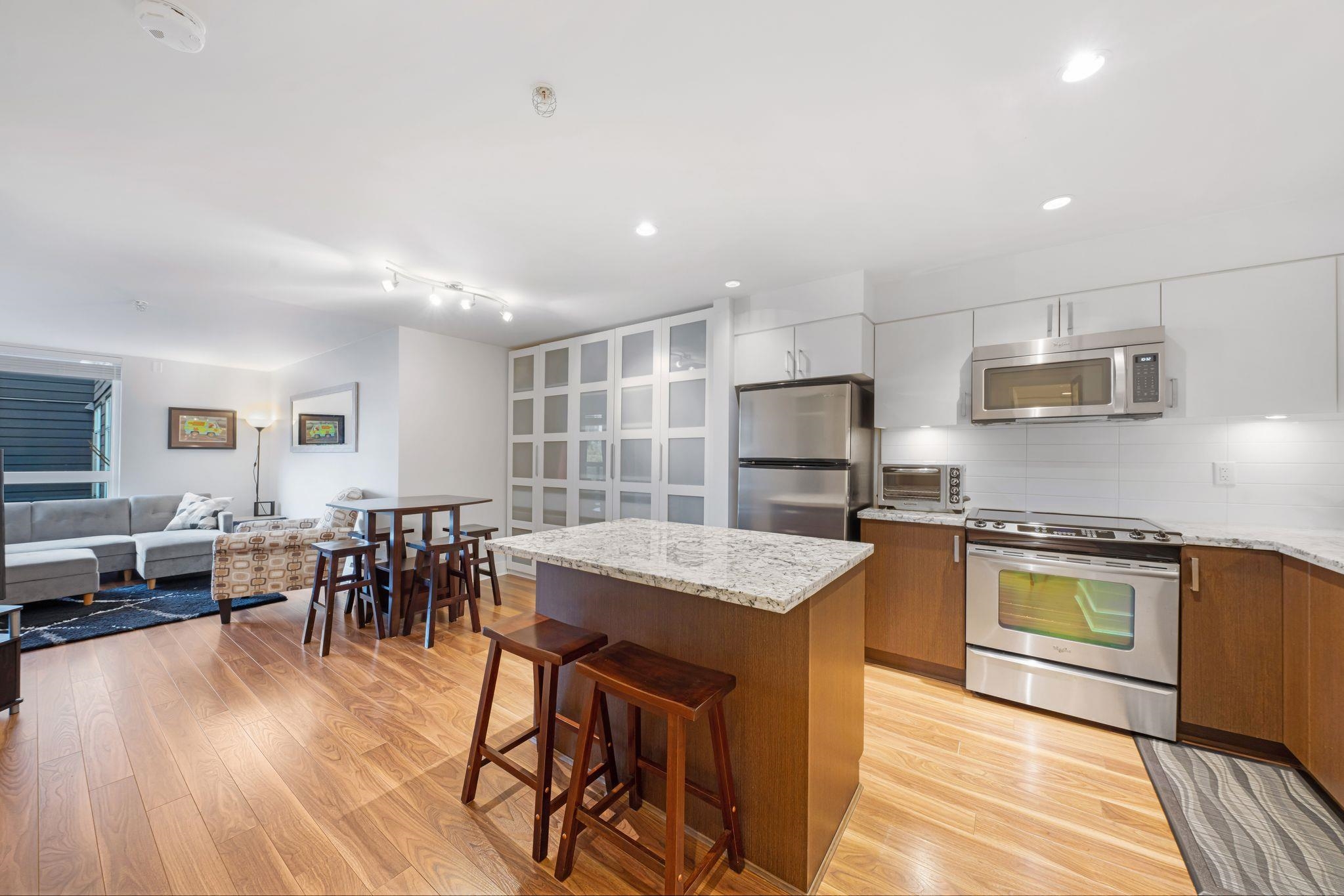 85 8th Avenue #213, New Westminster, BC V3L 0E9