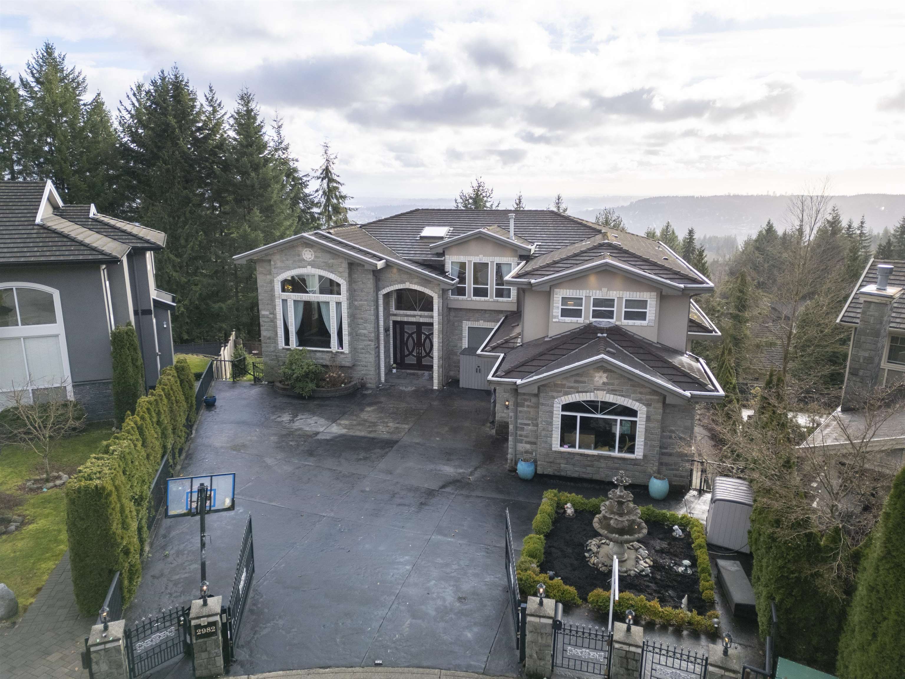 2982 Sunridge Court, Coquitlam, BC V3E 3M5