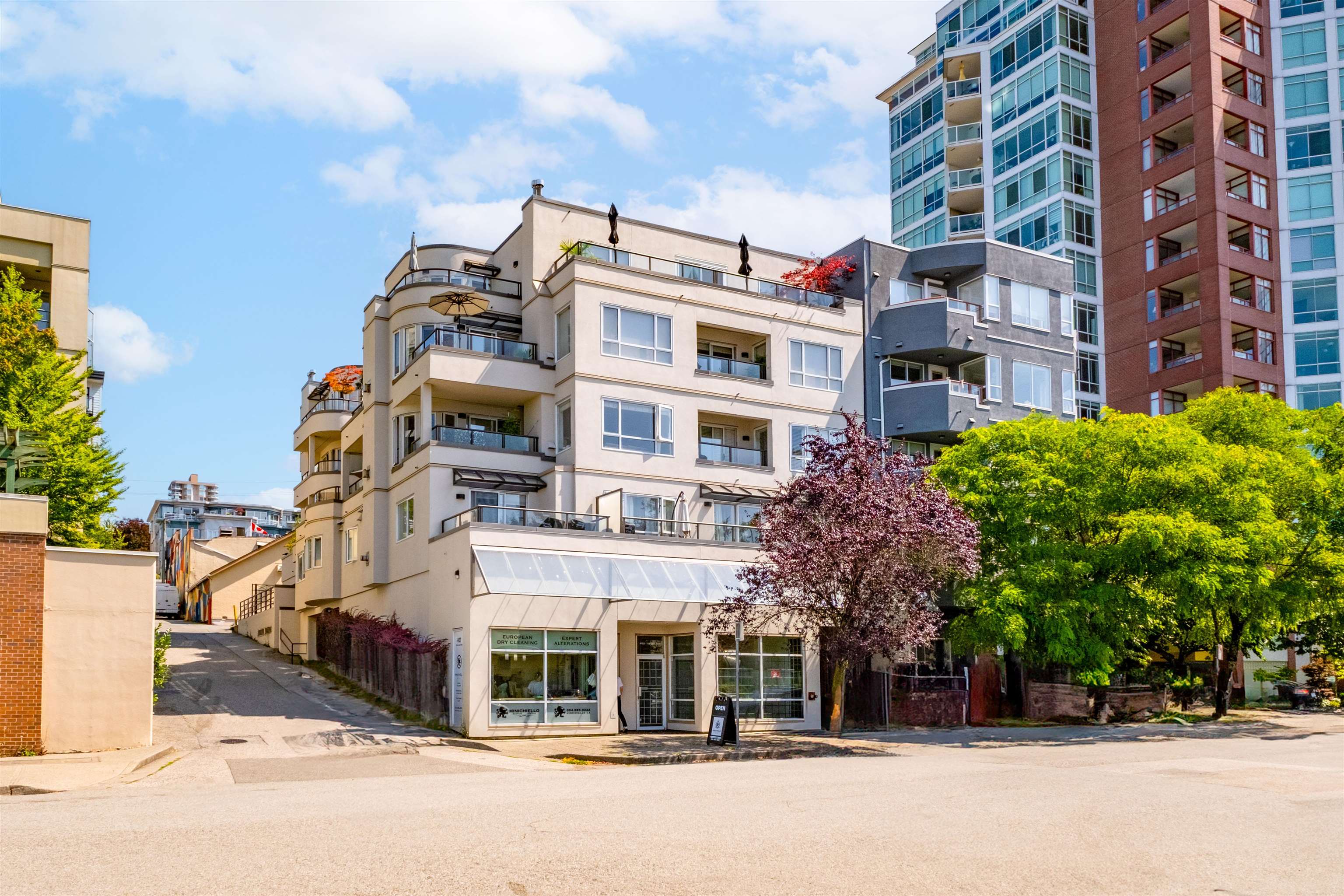 118 East 2nd Street #403, North Vancouver, BC V7L 1C3