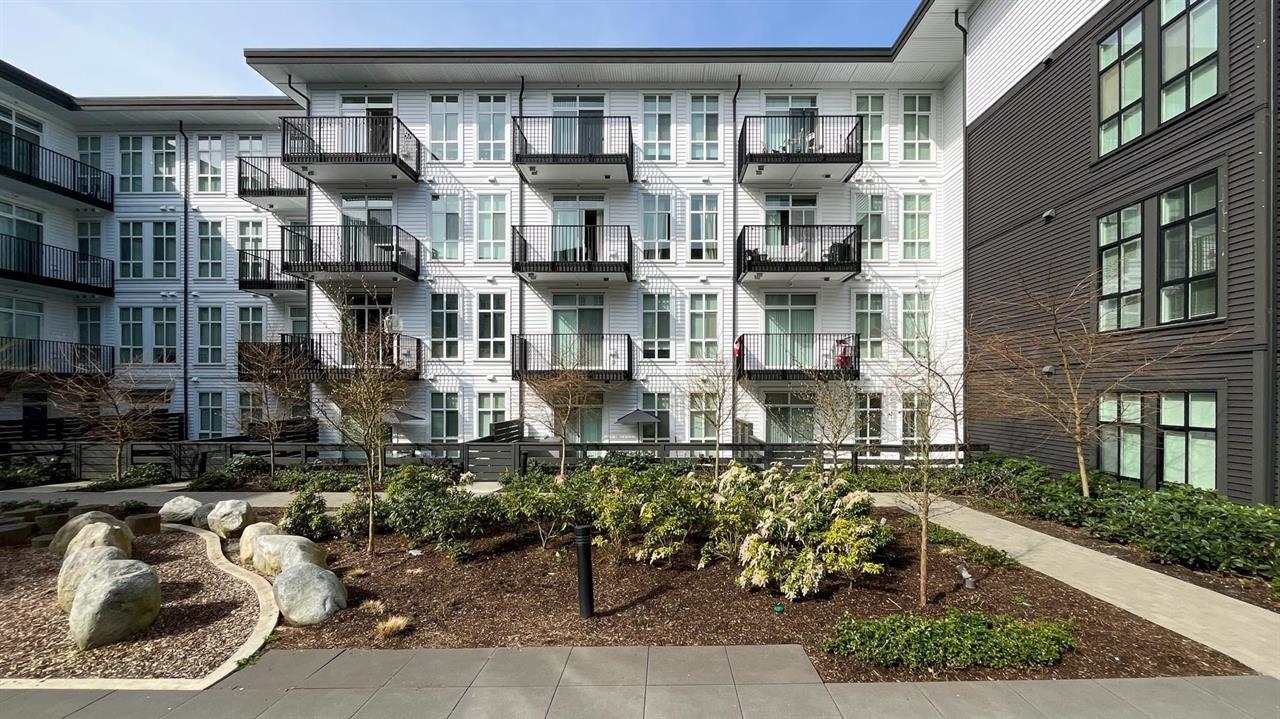 13929 105 Boulevard #404, Surrey, BC V3T 0R5