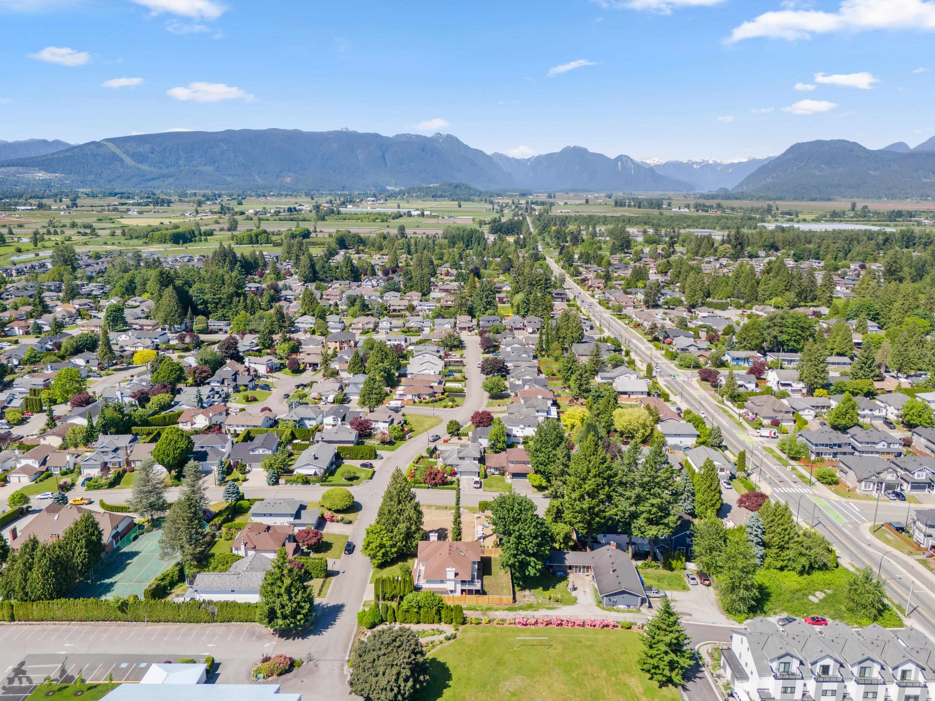 121 Avenue, Maple Ridge, BC V2X 9S4