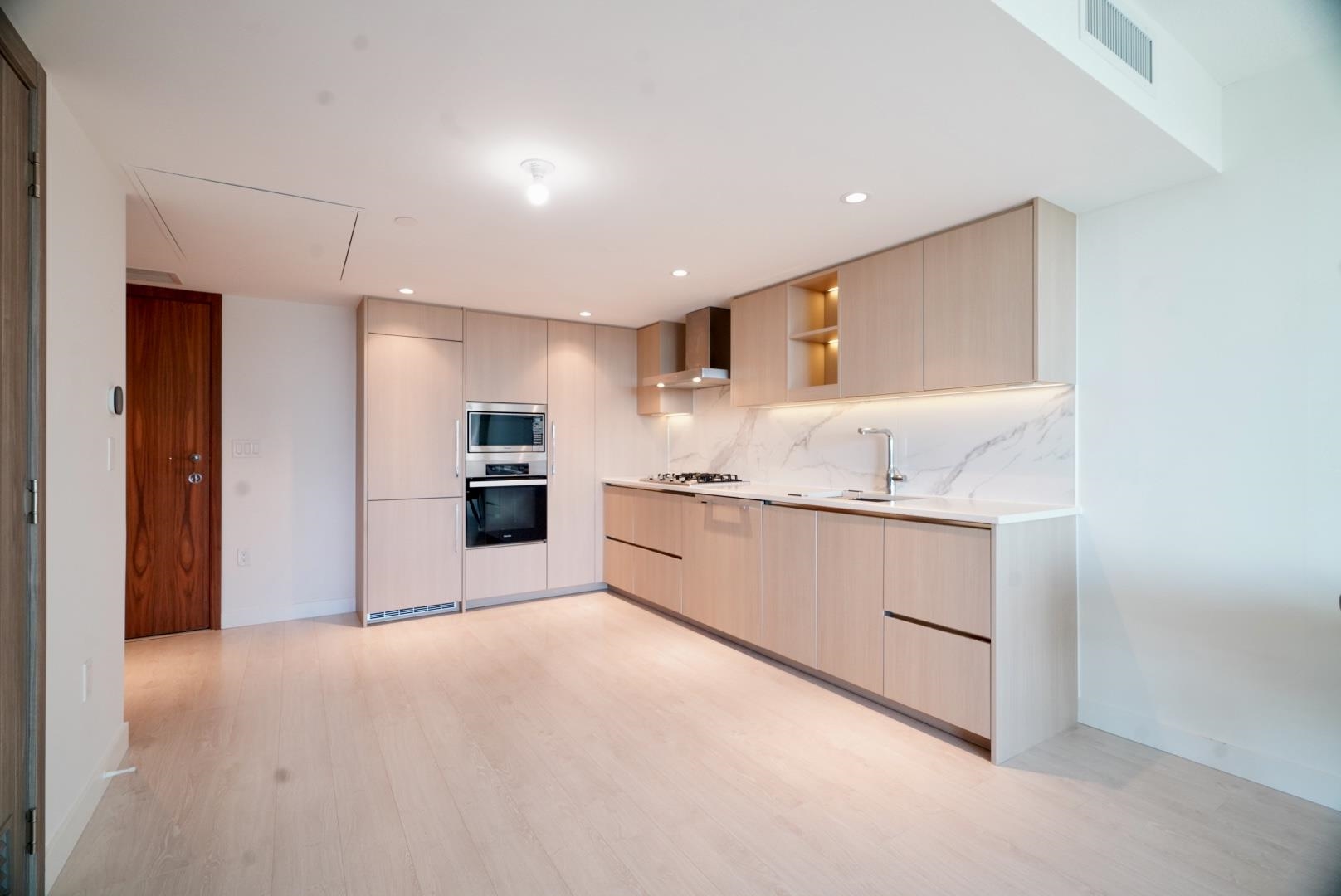 8555 Capstan Wy #606, Richmond, BC V6X 0W1