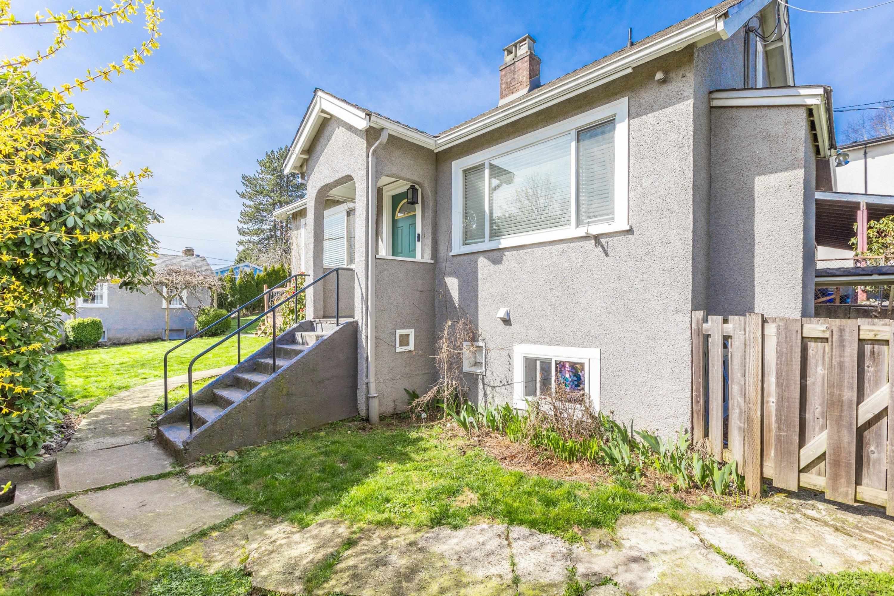 5 Avenue, Mission, BC V2V 1X4