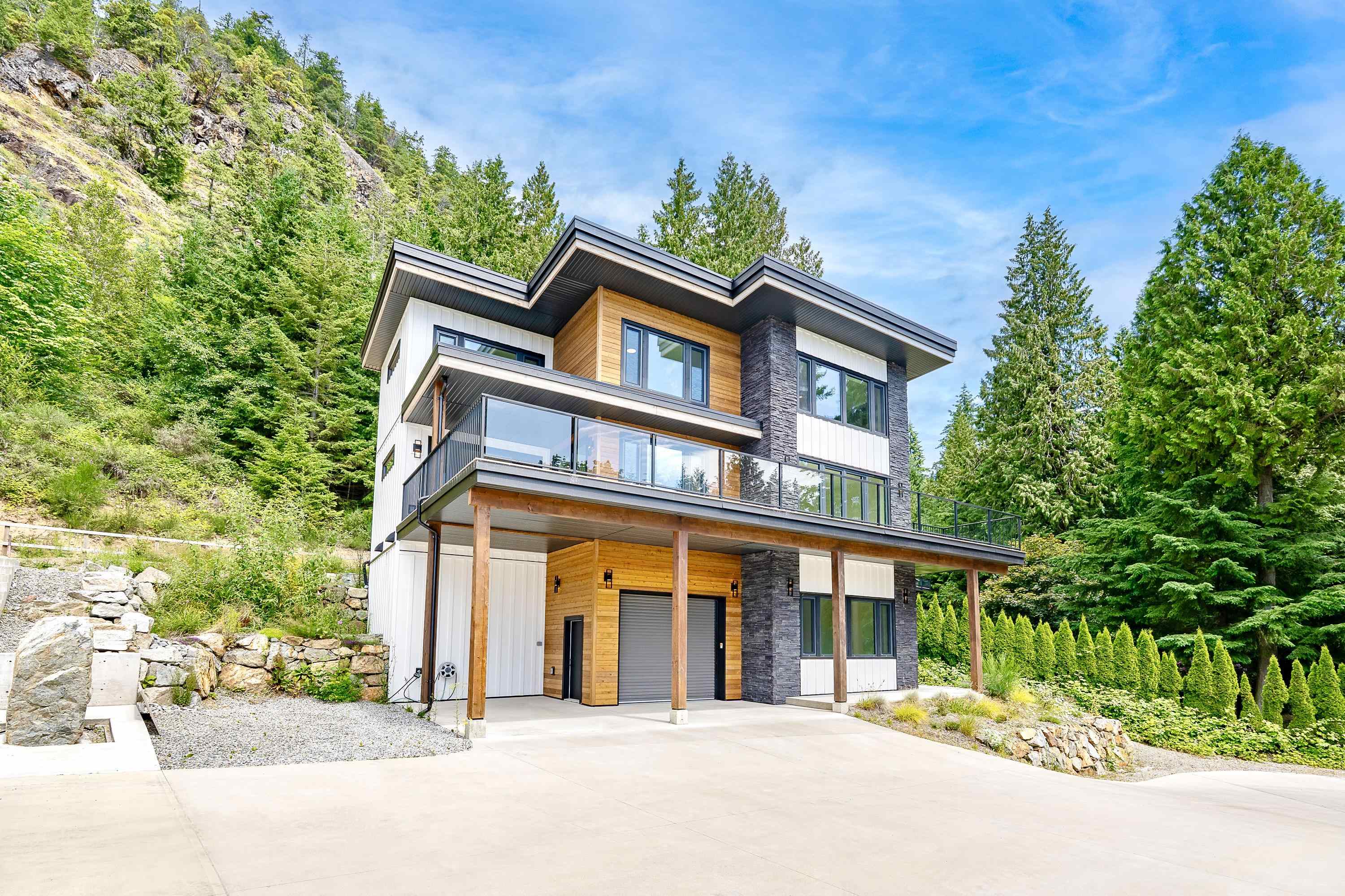971 Marine Drive, Gibsons, BC V0N 1V1