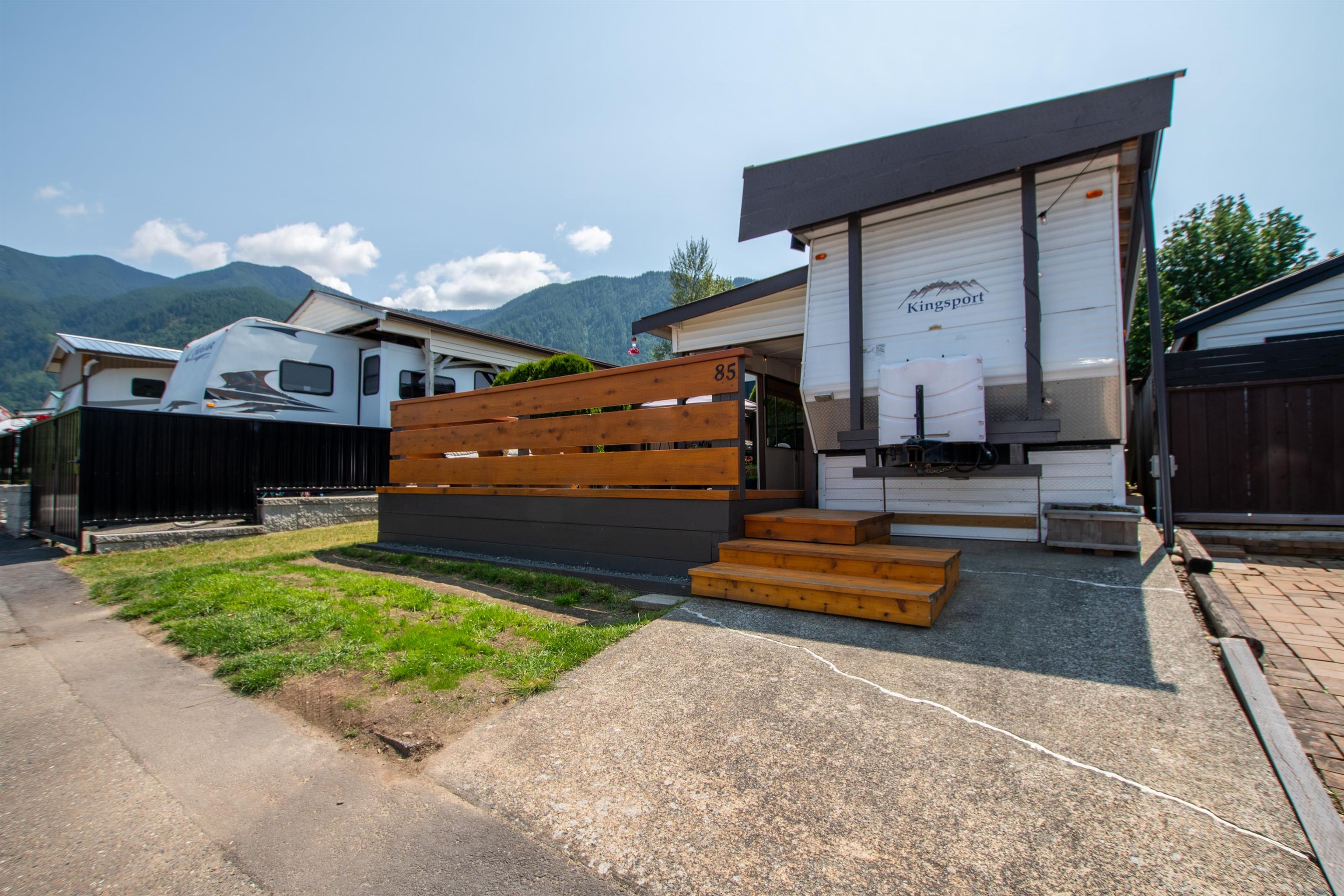 1436 Frost Rd 85, Chilliwack, BC V2R 4X8 MLS R2907539 Houseful