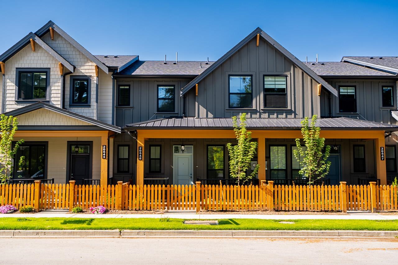 74b Avenue, Langley, BC V2Y 3S8