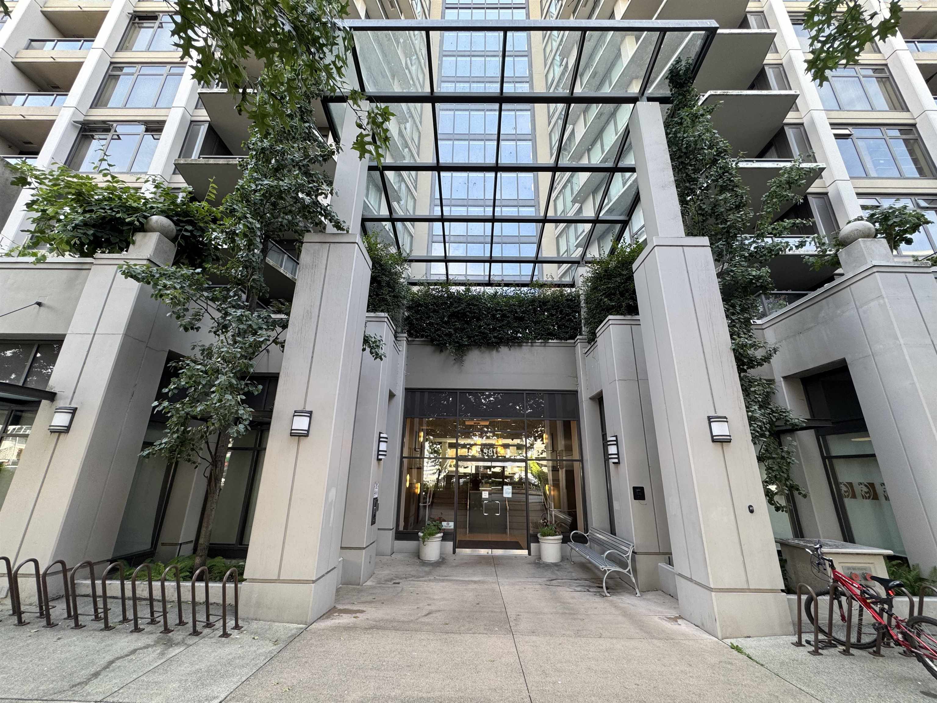 5811 Number 3 Road #612, Richmond, BC V6X 2C9
