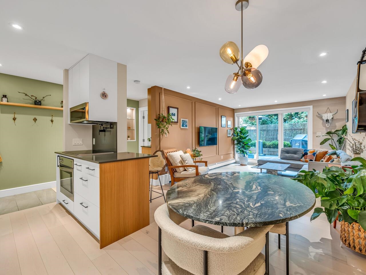 334 E 5th Ave #102, Vancouver, BC V5T 1H4