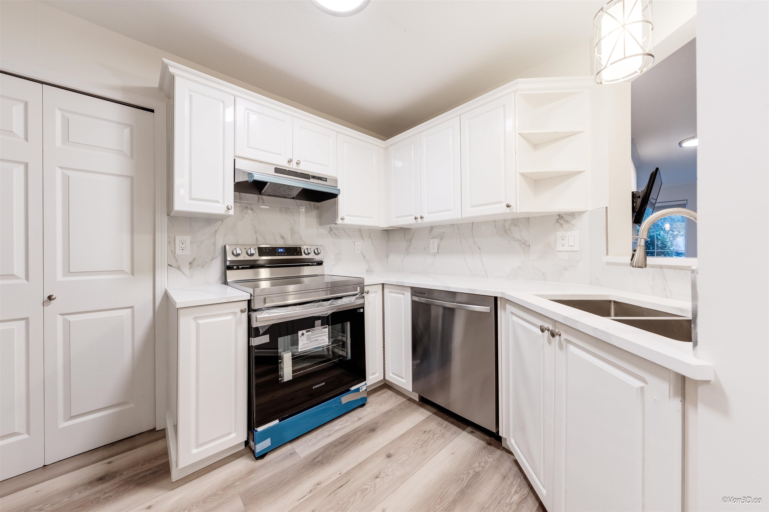 12155 75a Avenue #107, Surrey, BC V3W 1B9