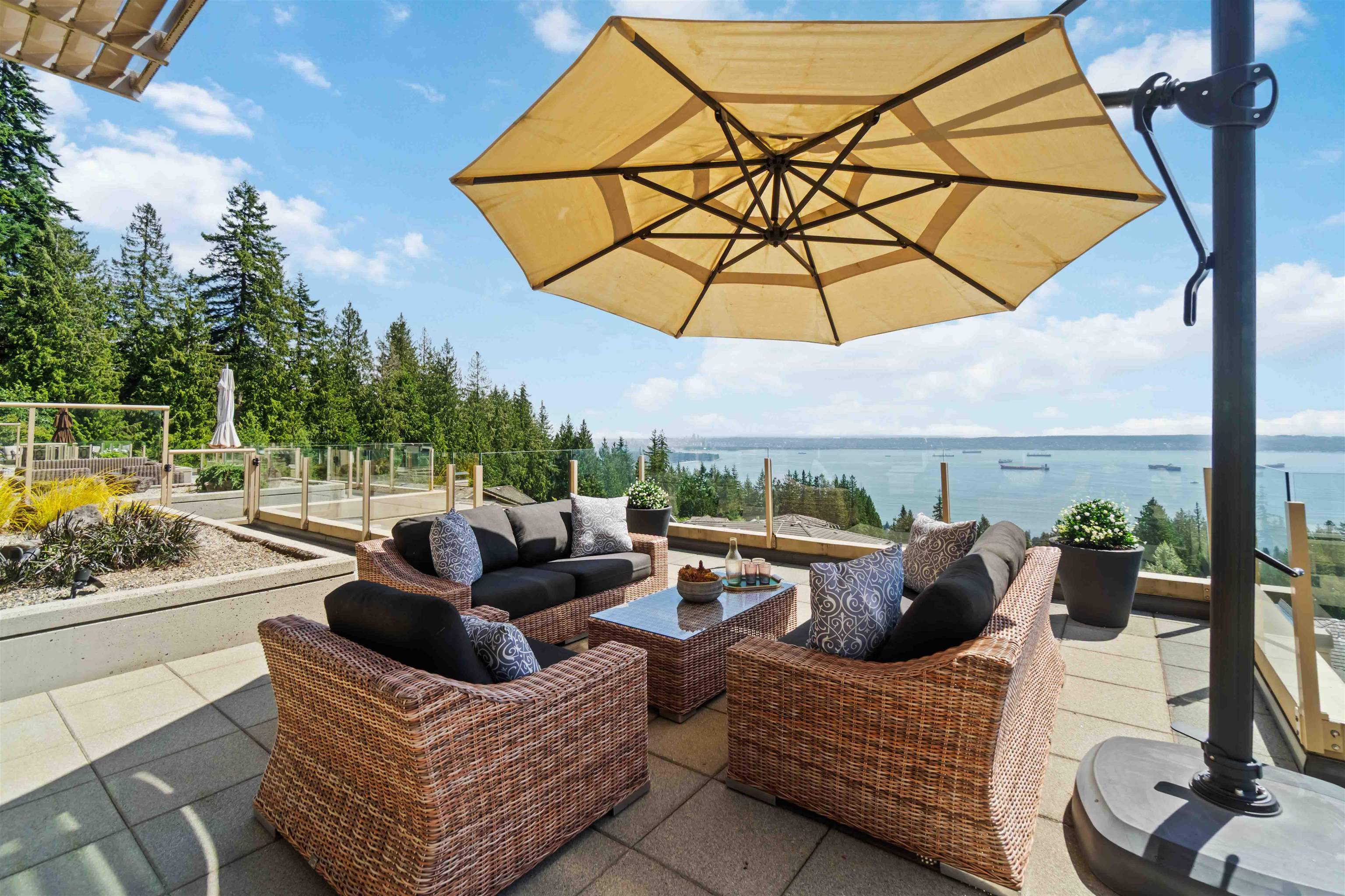 2535 Garden Court #304, West Vancouver, BC V7S 0A1
