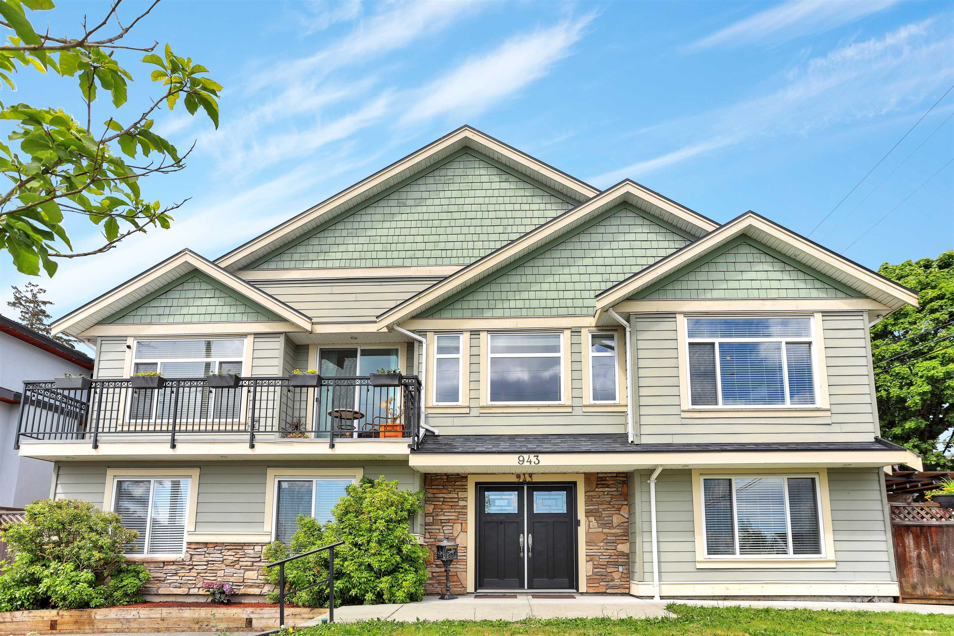 943 Harris Avenue, Coquitlam, BC V3K 1S2