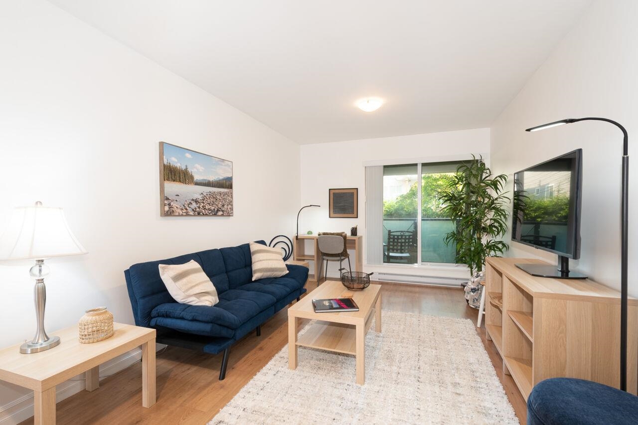 140 4th Street East #214, North Vancouver, BC V7L 4R1