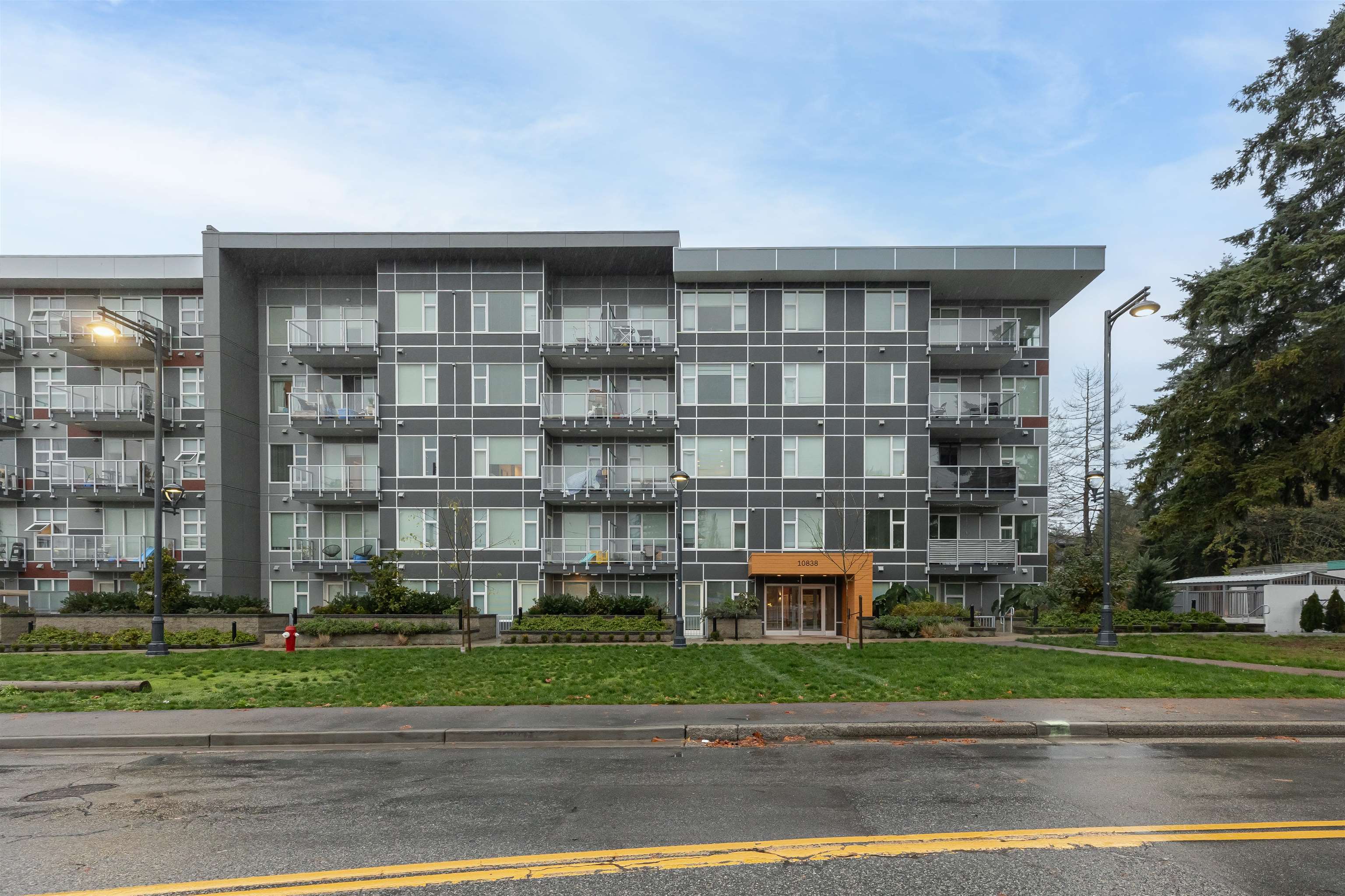 10838 Whalley Boulevard #406, Surrey, BC V3R 0G8