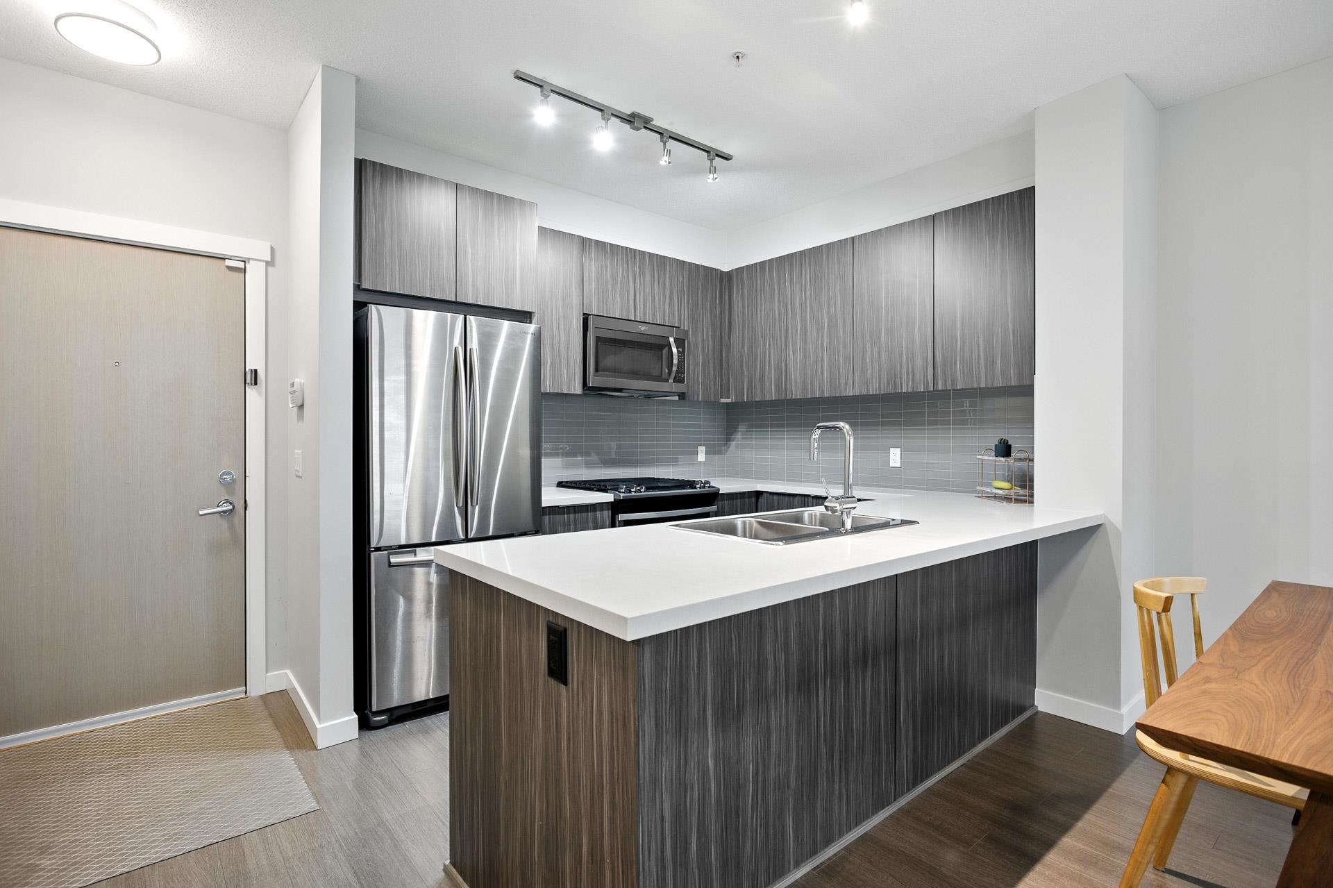 607 Cottonwood Avenue #104, Coquitlam, BC V3J 0H1
